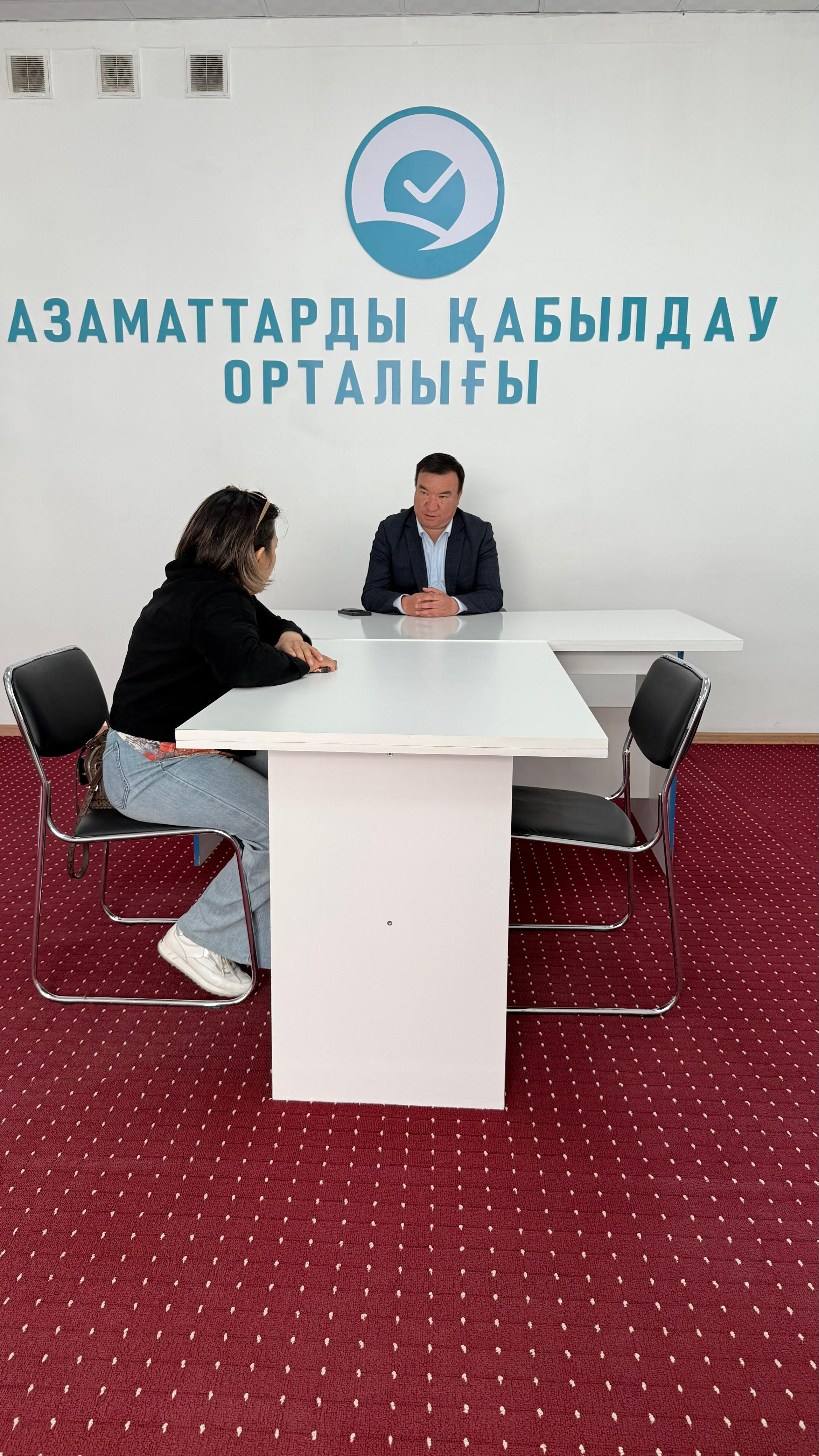 ҮШАРАЛ ҚАЛАЛЫҚ ОКРУГІ ӘКІМІНІҢ ҚАЛА ТҰРҒЫНДАРЫН ЖЕКЕ ҚАБЫЛДАУЫ