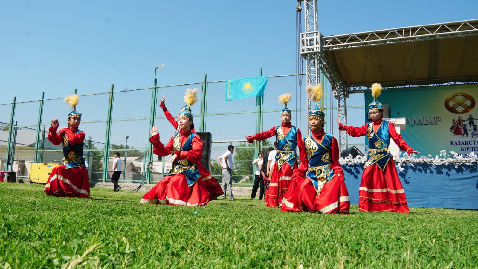 КӨПЭТНОСТЫ КЕЛЕСТЕ ТАТУЛЫҚ ПЕН КЕЛІСІМ САЛТАНАТ ҚҰРДЫ