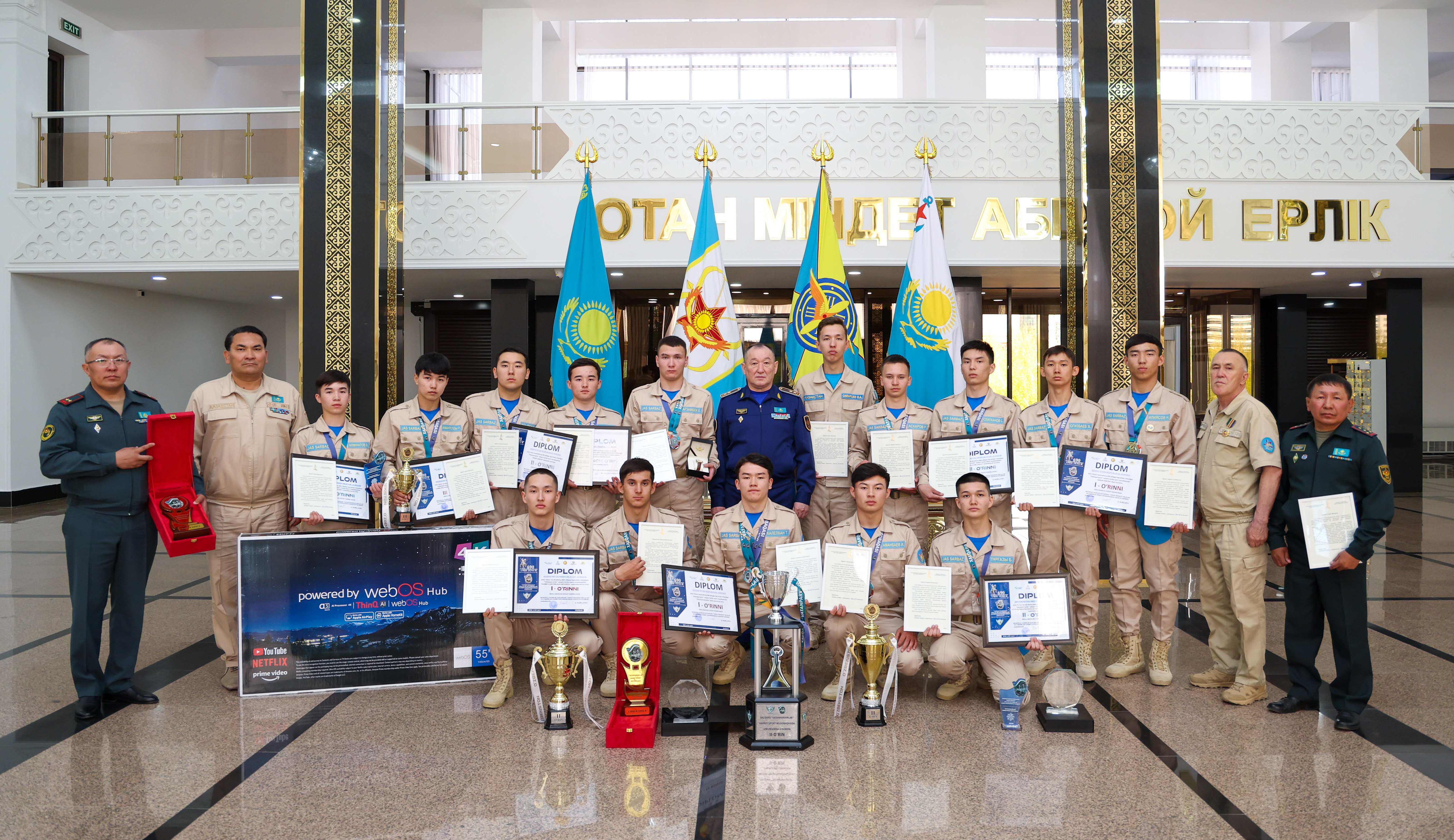 Қорғаныс министрі Өзбекстанда өткен әскери-патриоттық жарыс жүлдегерлерін марапаттады