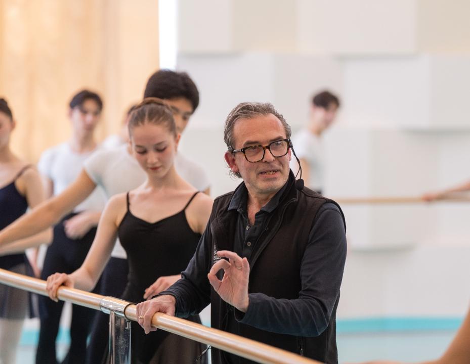 Дат корольдік балет дәстүрінің сарапшылары Хореография академиясында шеберлік сабақтарын өткізді