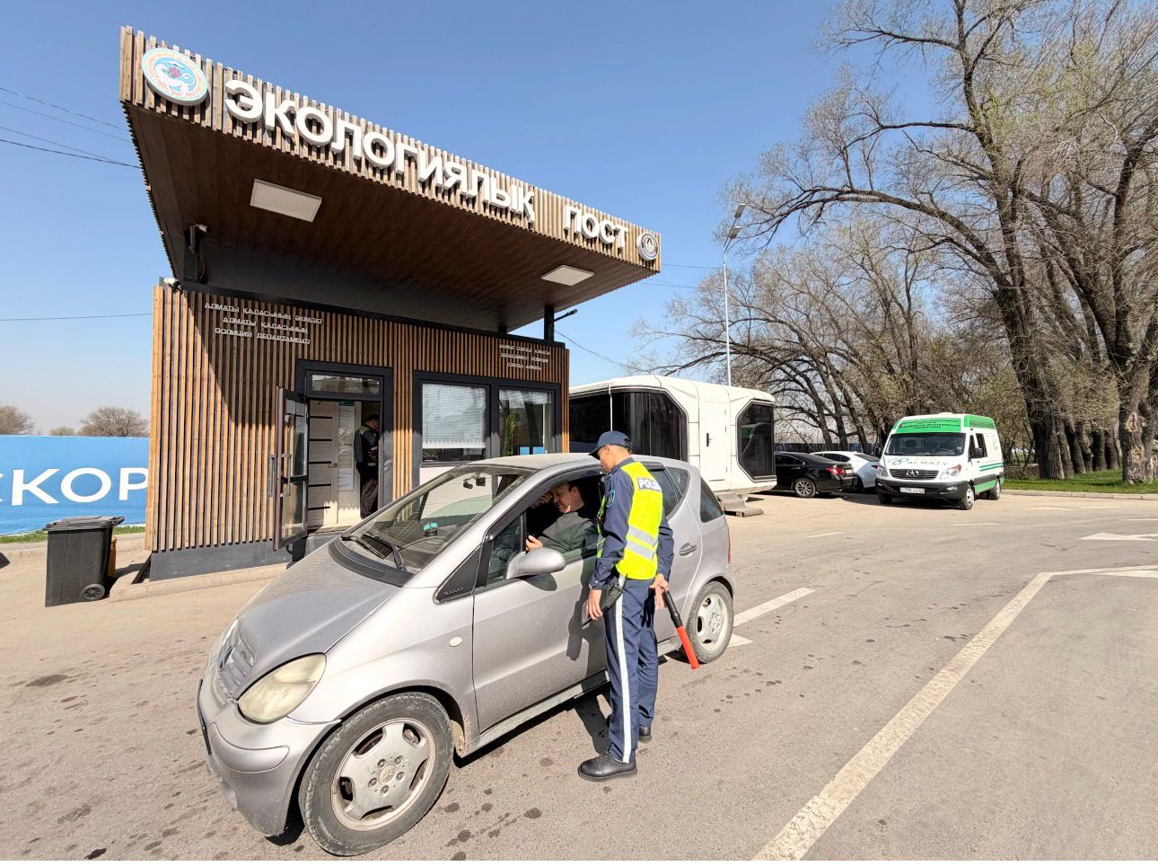 В Алматы в ходе проверки автотранспорта выявлены превышения по выбросам