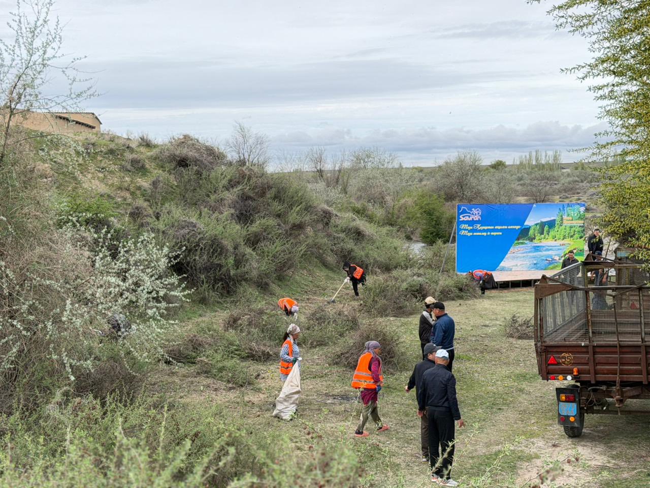 ТҮРКІСТАН: САУРАНДЫҚТАР «ТАЗА ҚАЗАҚСТАН» АКЦИЯСЫНА БЕЛСЕНЕ ҚАТЫСУДА