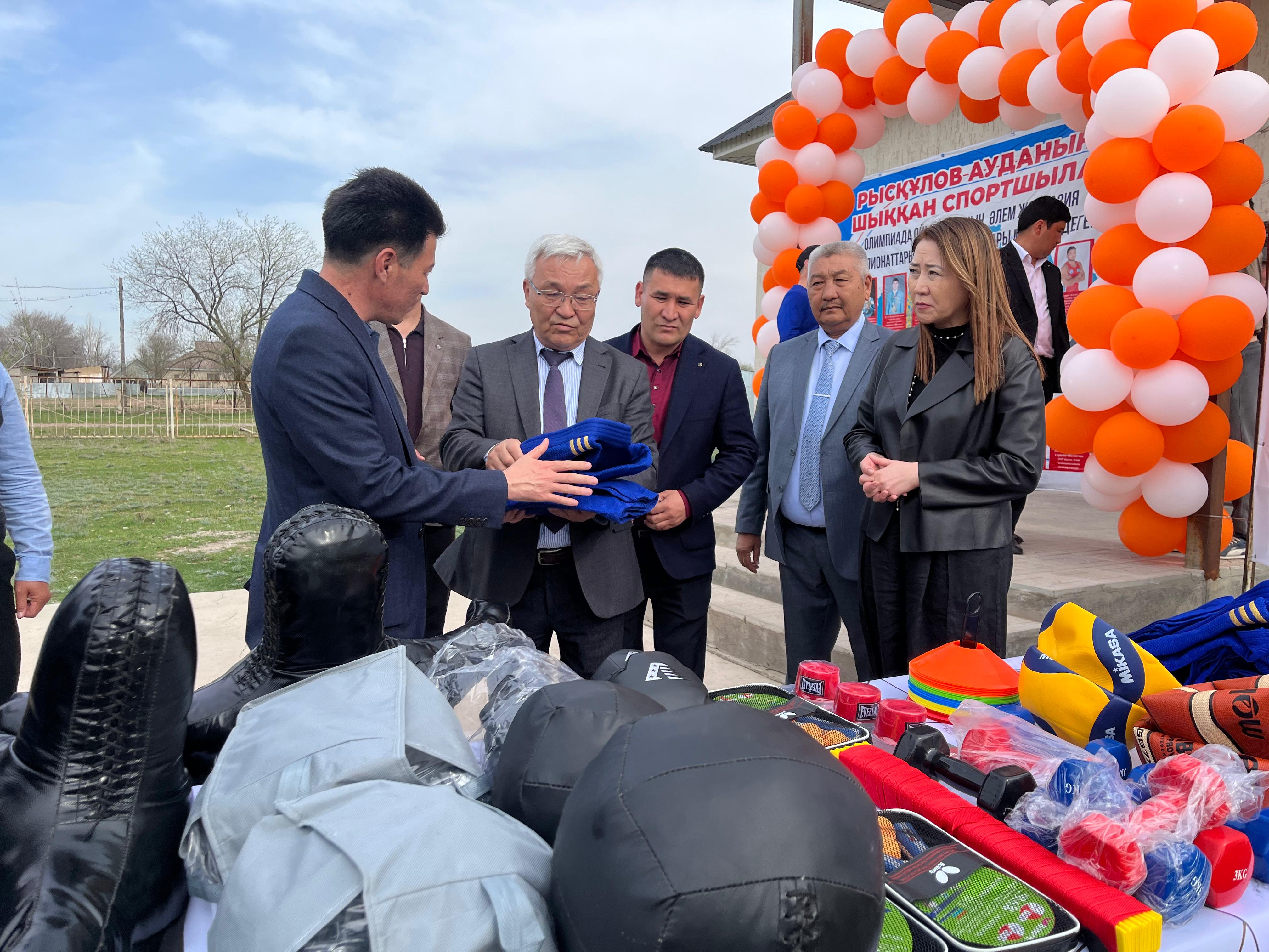 Қарақыстақ ауылдық округіндегі кіші спорт залы заманауи жабдықтармен жаңартылды