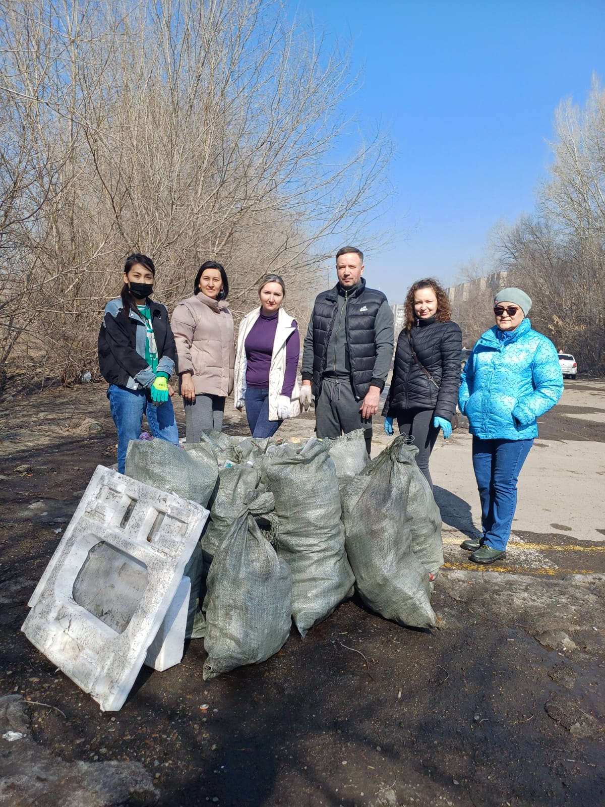 «Таза Қазақстан» экологиялық концепциясы аясында Өскемен қалалық мәслихатының ұжымы жалпықалалық сенбілікке қатысты.