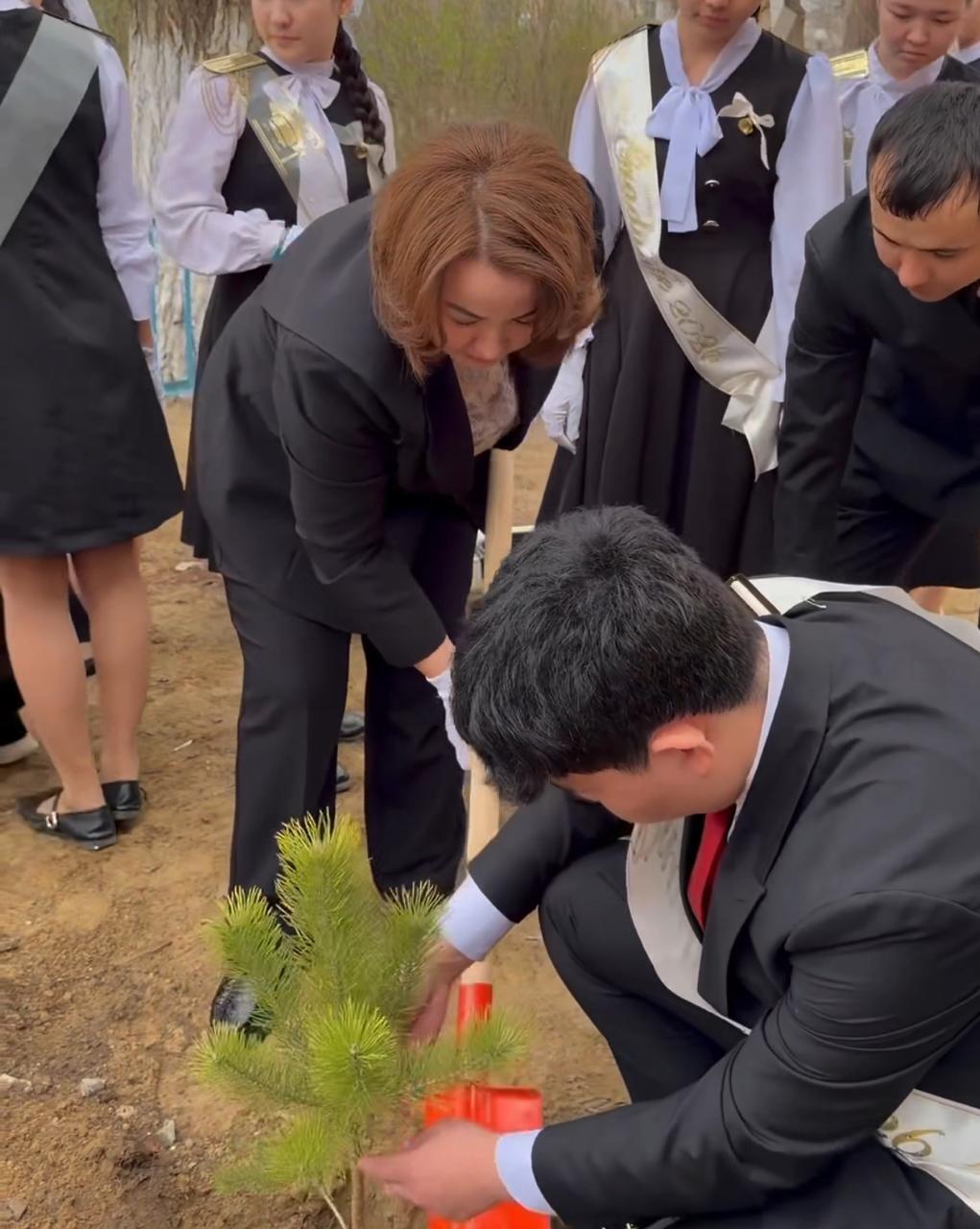 Облыстық білім  басқармасының басшысы Бұлбұл Күзембаева Шалқар ауданына жұмыс сапары аясында №№2 мектеп- гимназиясының қызметімен танысты