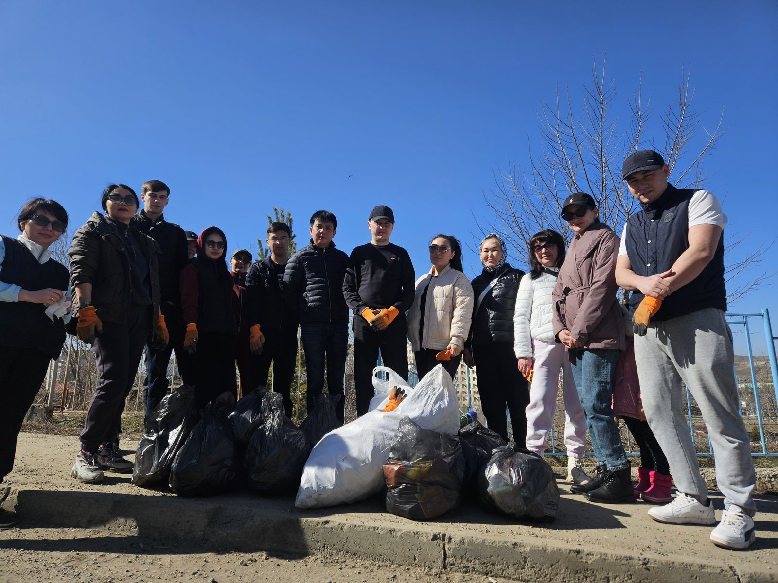 Бүгін біздің басқарма “Таза Қазақстан” акциясын қолдап қаламызды бірге тазартты.