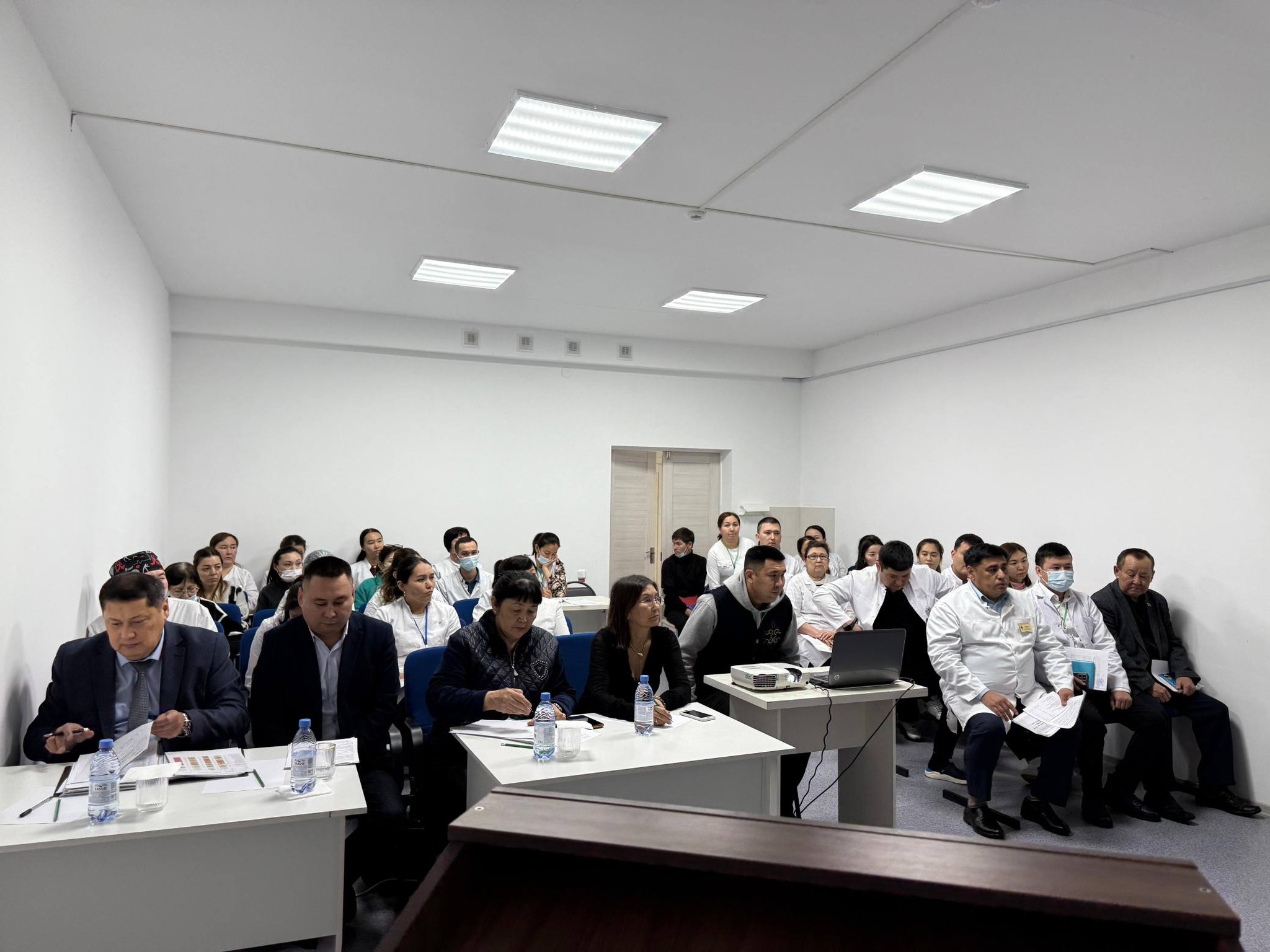 ДЕНСАУЛЫҚ САҚТАУ САЛАСЫНДАҒЫ ӨЗЕКТІ МӘСЕЛЕЛЕР ҚАРАЛДЫ