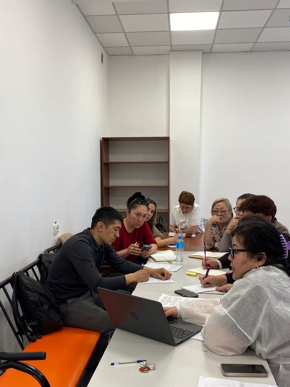 Дәрігерлермен кездесулер: диабеттік ретинопатияға назар аудару