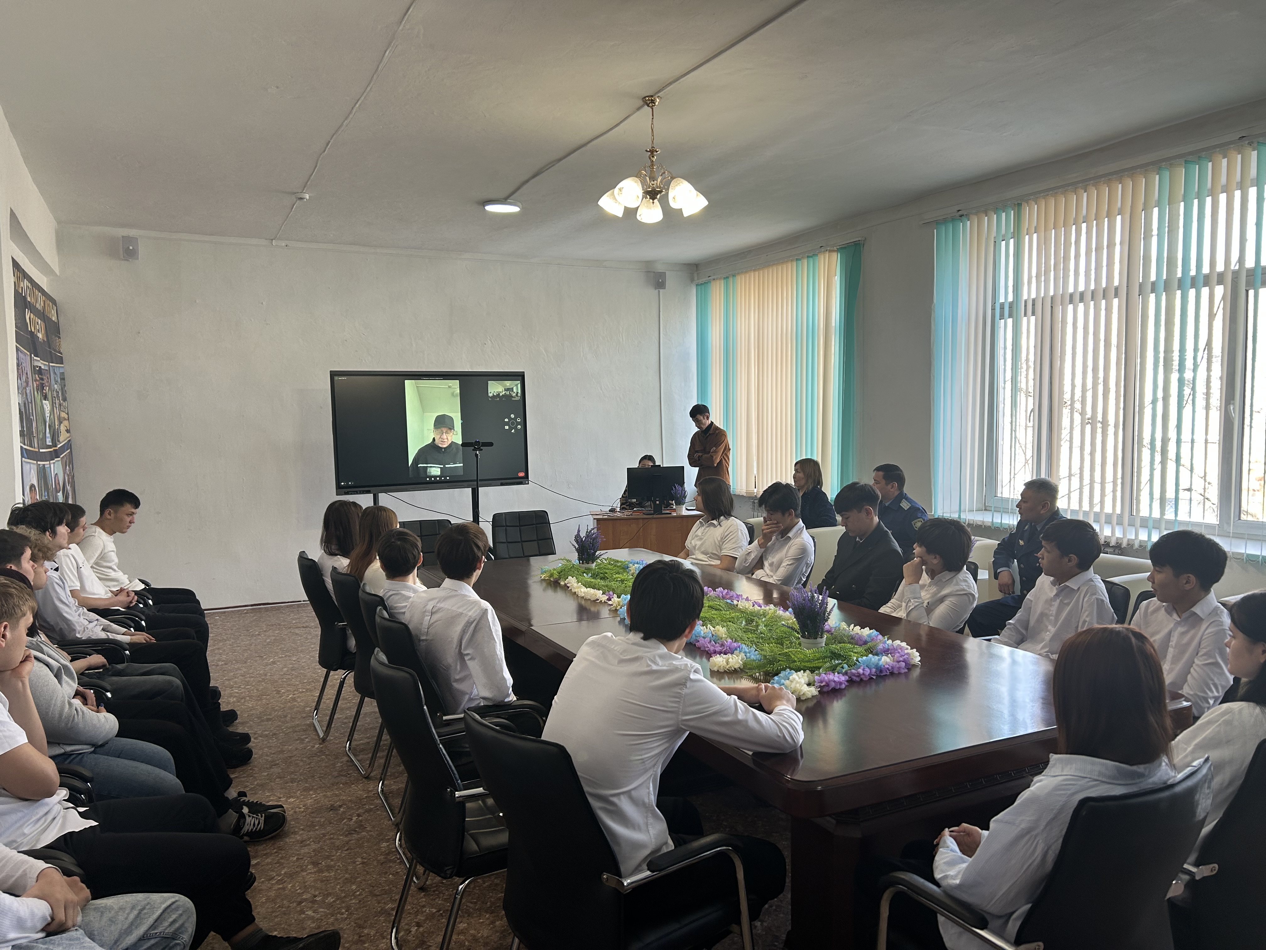 Ұлытау облысында сотталғанмен телемост жүргізілді