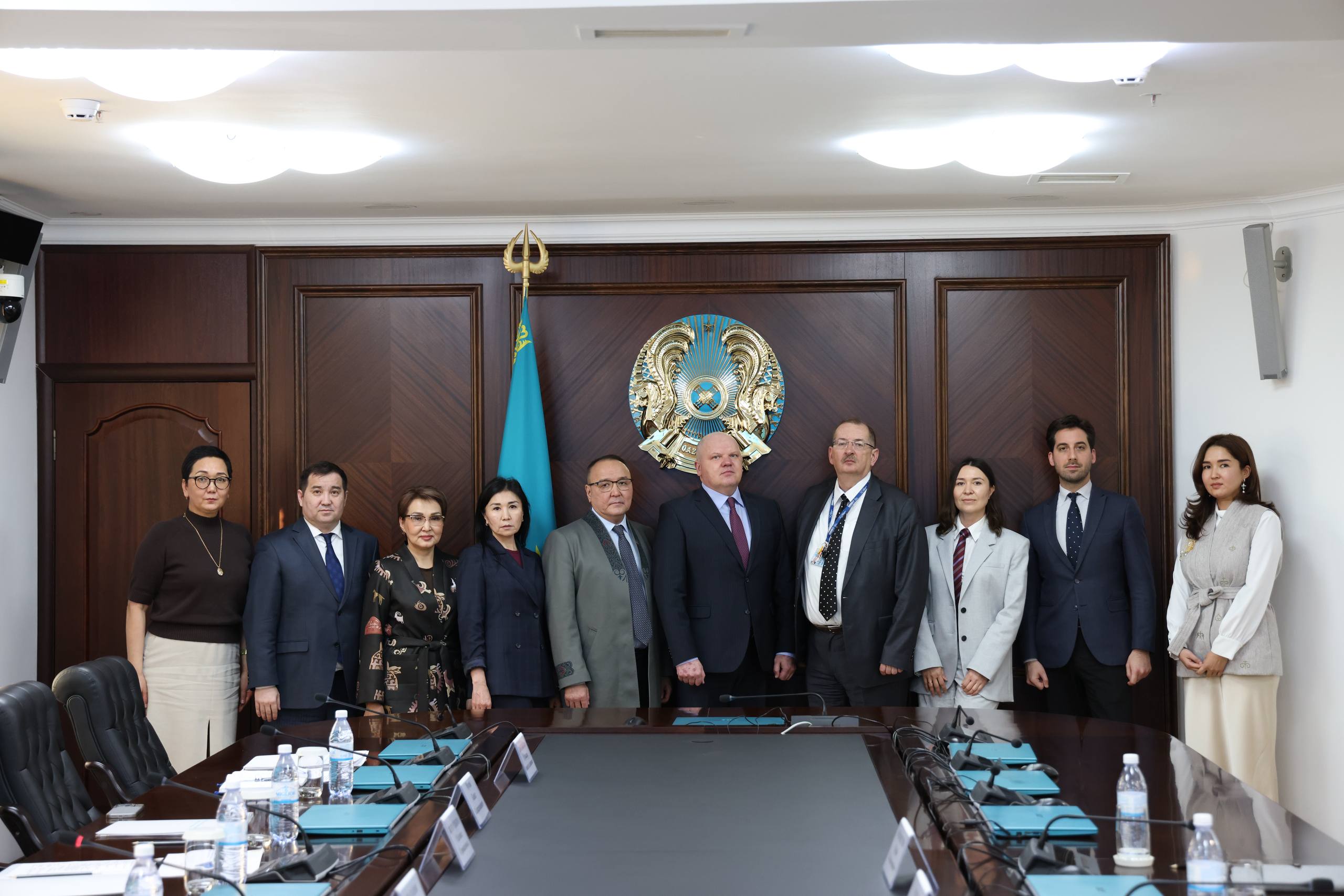 Қазақстан Республикасы Жоғары Сот Кеңесінде Кеңес Төрағасы Дмитрий Малаховтың Астанадағы ЕҚЫҰ бағдарламалар офисінің басшысы Алексей Роговпен кездесуі өтті