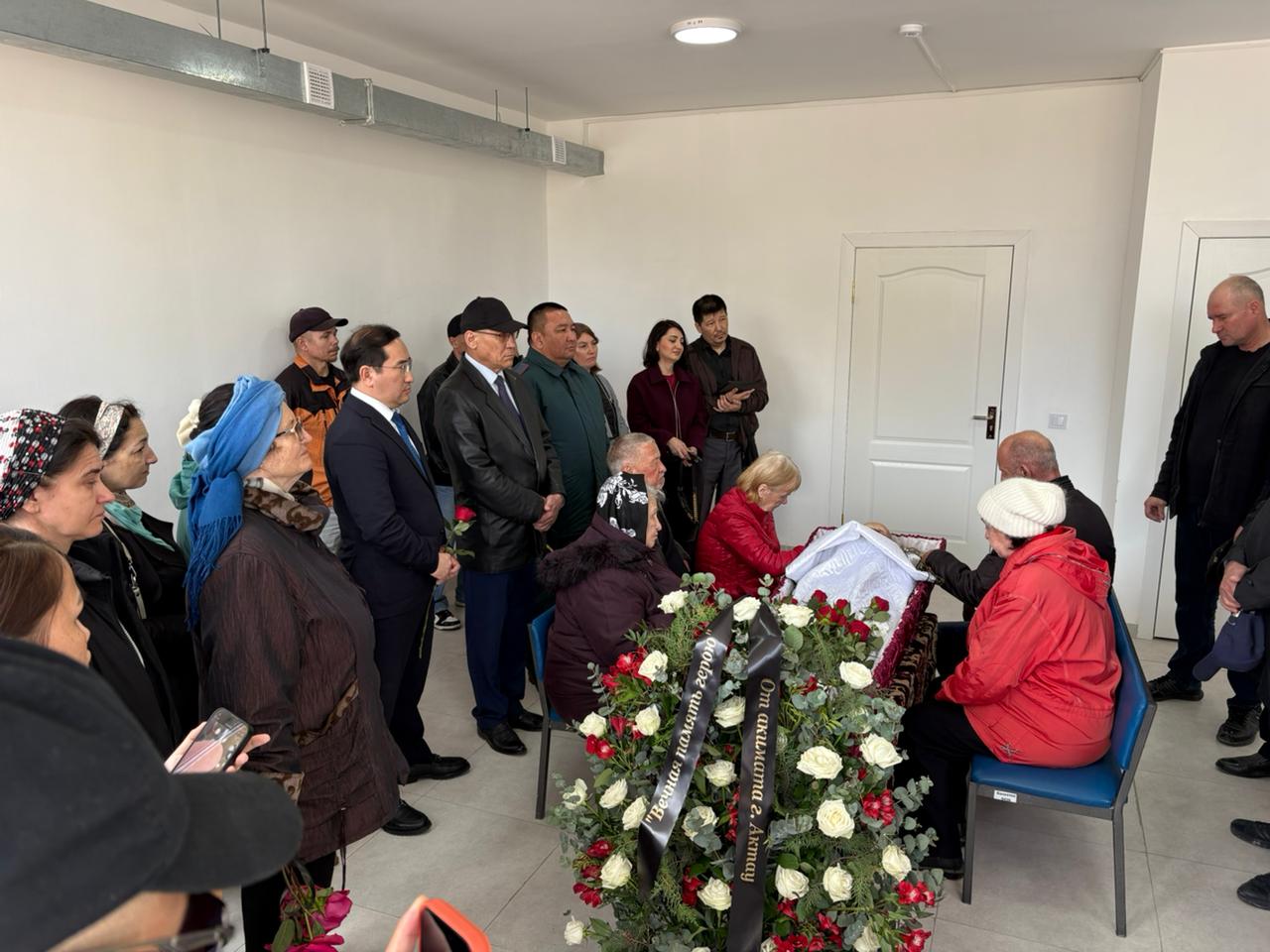 Жители Мангистау простились с ветераном Великой Отечественной войны, проводив его в последний путь