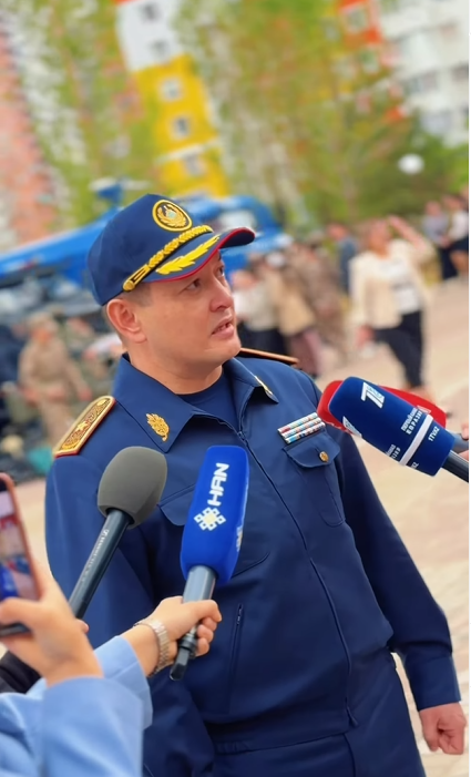 Қауіпсіз мектеп: Шымкентте 500 оқушы полиция бастығымен кездесті