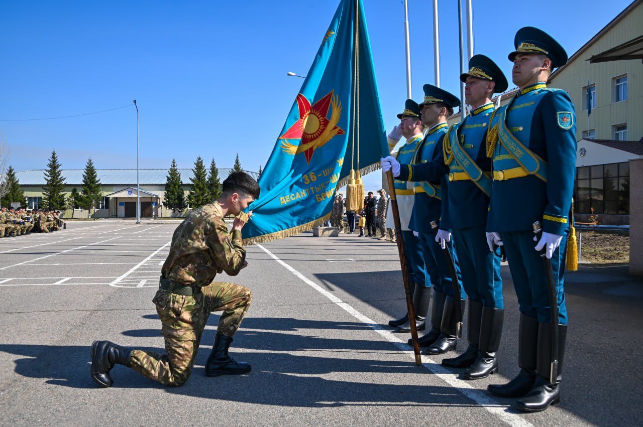 Астанада 140 сарбаз Жауынгерлік тумен қоштасты, оның 20-сы келісімшарт қызметін таңдады