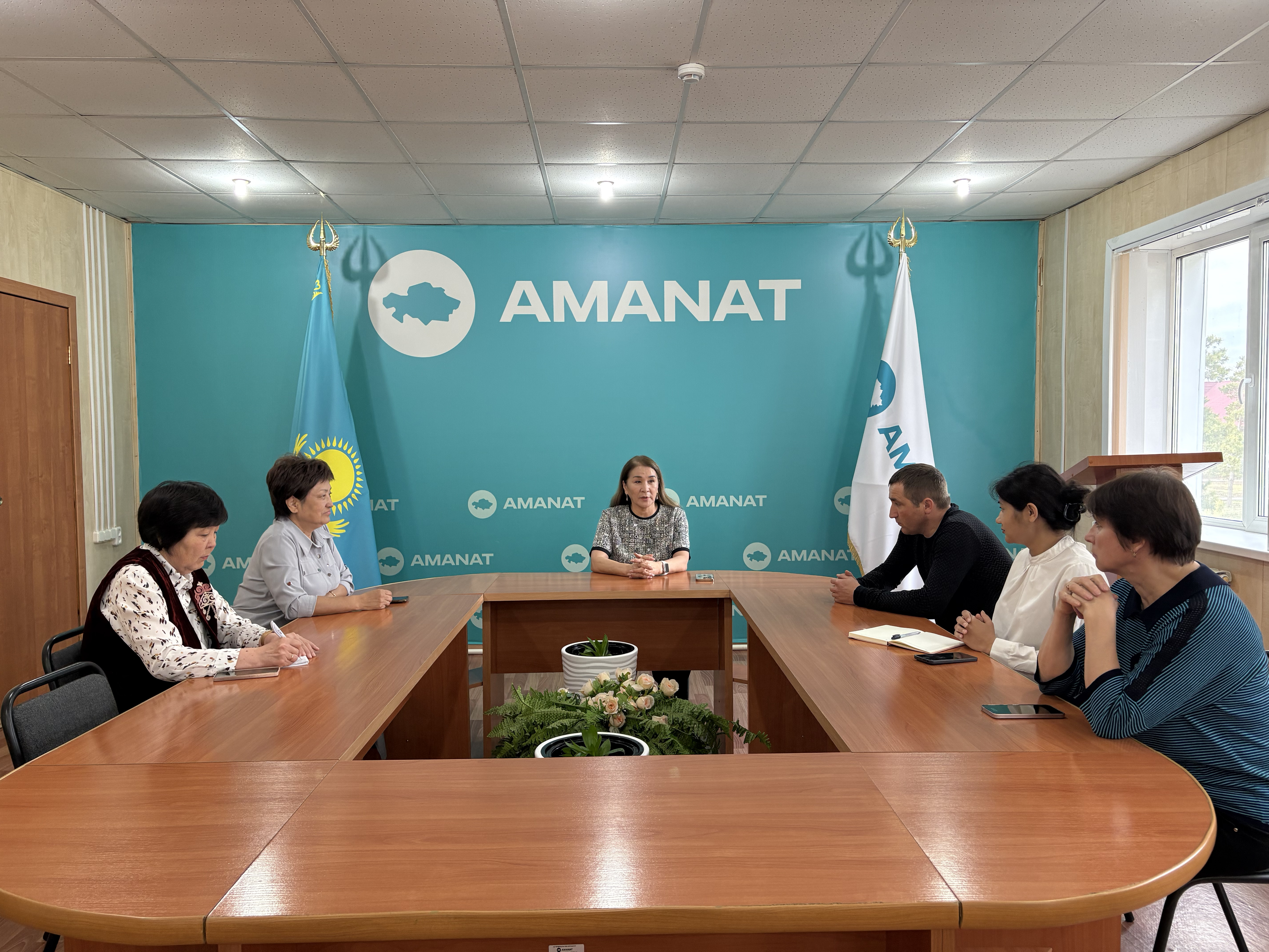 Солтүстік Қазақстан облысының Жамбыл ауданында мемлекеттік органдар өкілдері мен ақпараттық-түсіндіру тобы мүшелерінің қатысуымен ақпараттық-түсіндіру іс-шаралары өткізілді.