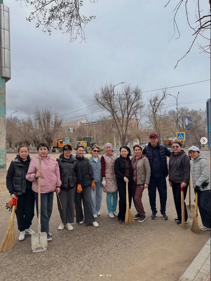 Ұлытау облысы Әділет департаментінің қызметкерлері «Таза Қазақстан» республикалық экологиялық акциясы аясында ұйымдастырылған жалпықалалық сенбілікке белсенді қатысты