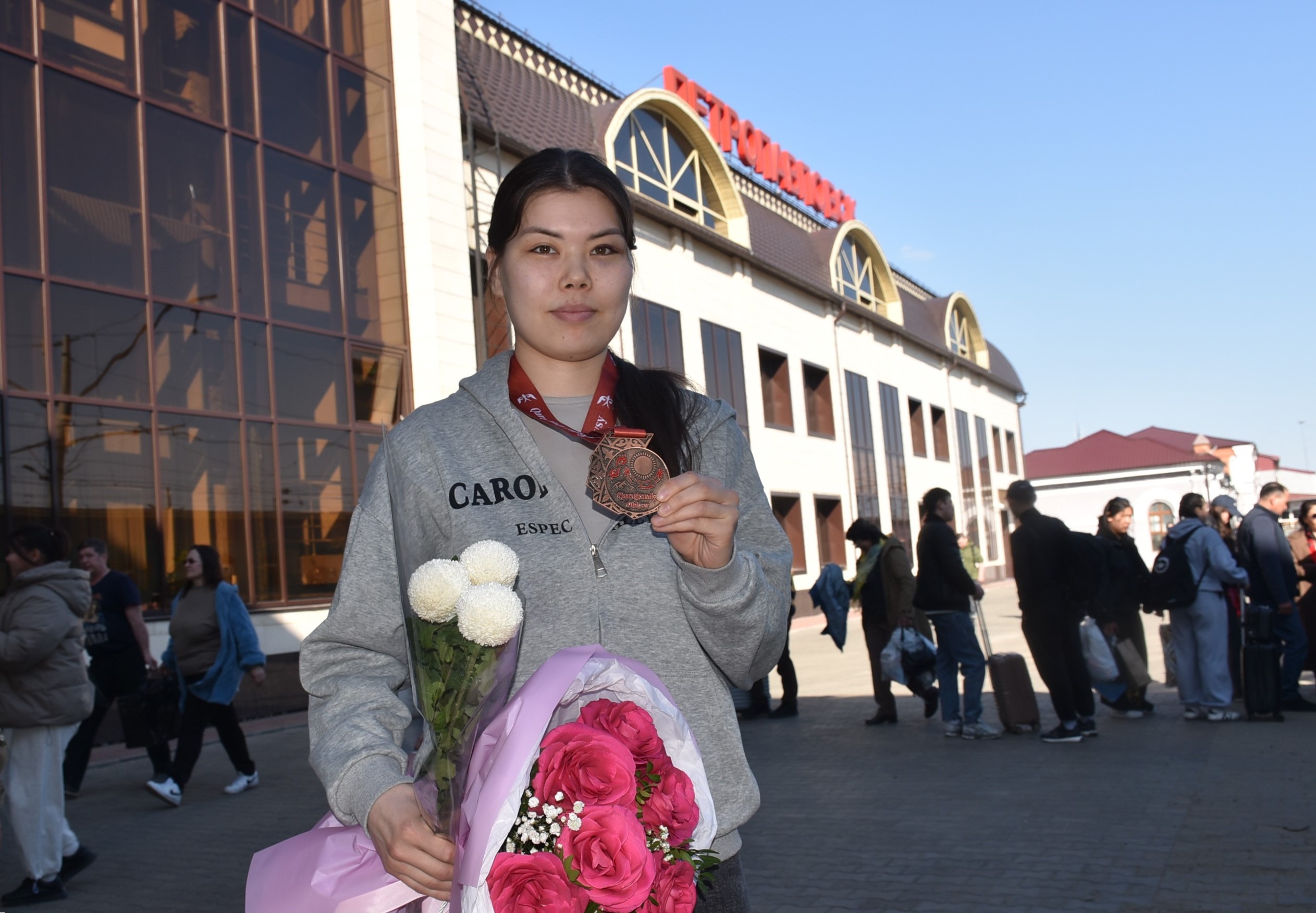 2026 жылғы 3–5 сәуір аралығында Қарағанды қаласында ерлер мен әйелдер арасында қоян-қолтық ұрыстан Қазақстан Республикасының чемпионаты өтті. Аталған жарыста еліміздің түкпір-түкпірінен келген ең мықты спортшылар чемпион атағы үшін бақ сынасты.