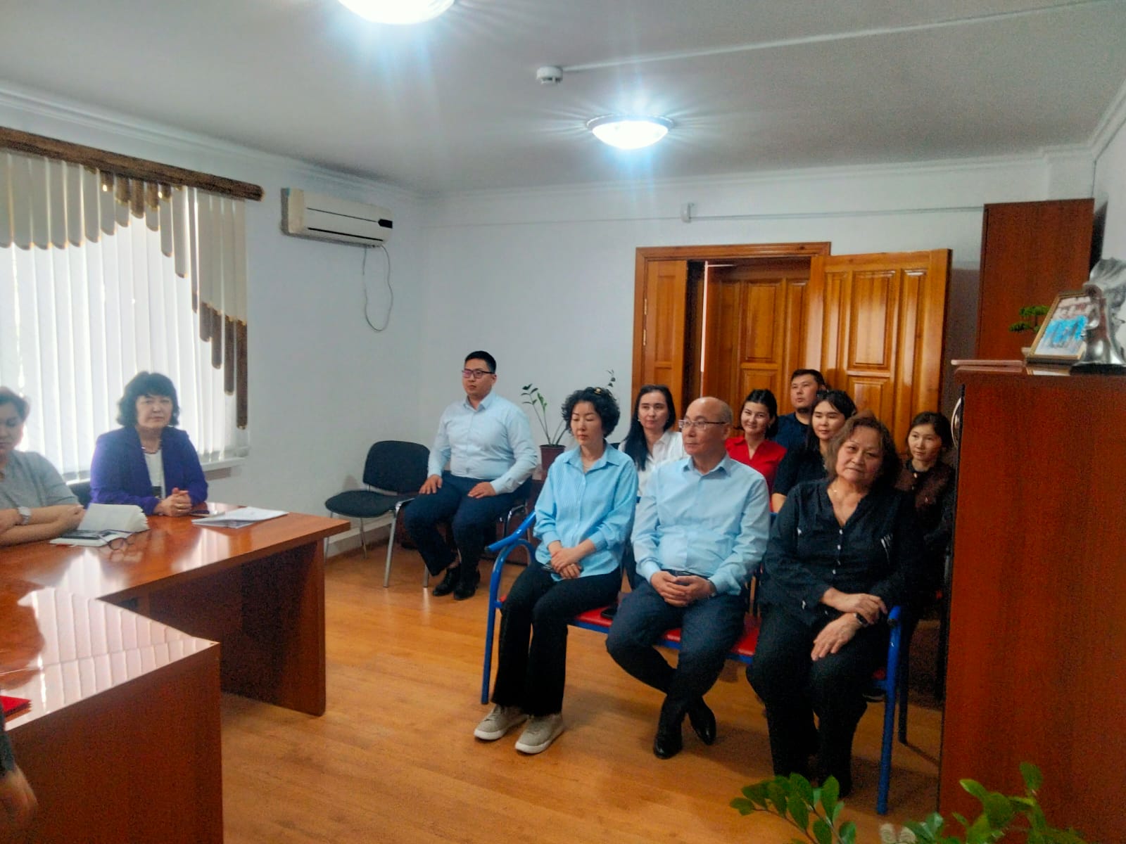 Ағымдағы жылдың  7 сәуір күні Департаменттің Әдеп жөніндегі уәкілі А.Д.Сулейменовамен МЕМЛЕКЕТТІК ҚЫЗМЕТШІЛЕРДІҢ МІНЕЗ-ҚҰЛҚЫ ТУРАЛЫ ҮЛГІЛІК ЖАДЫНАМАСЫ түсіндірілді.