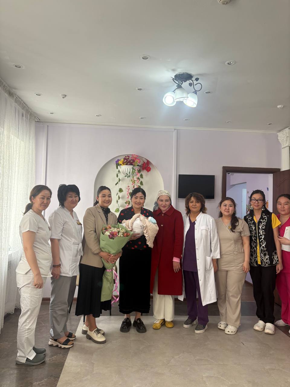 ҚЫЛ ҮСТІНДЕГІ ҚОС ӨМІР: АЛМАТЫДА АНА МЕН НӘРЕСТЕНІҢ ӨМІРІН САҚТАП ҚАЛҒАН ОПЕРАЦИЯ