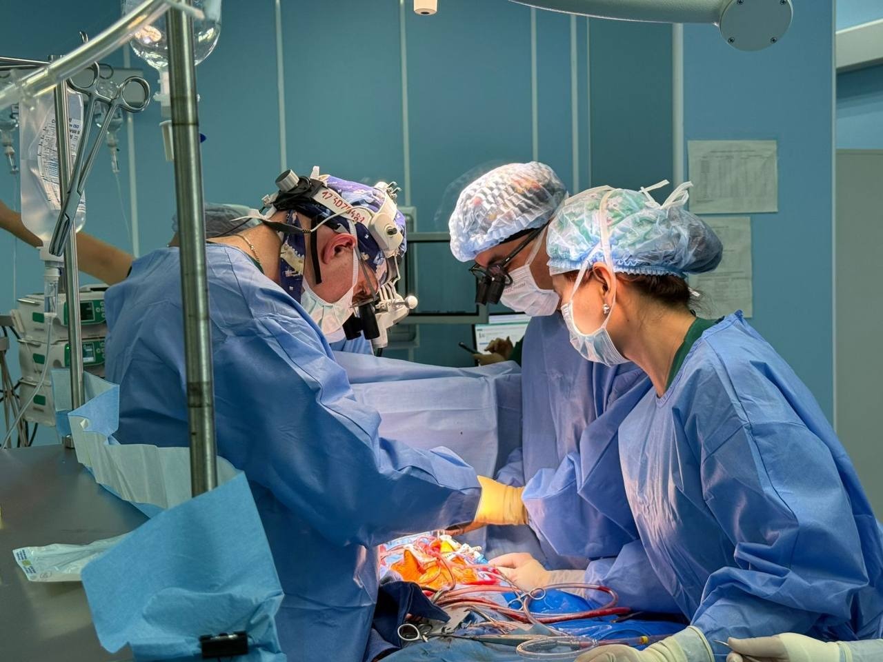 🩺 Ақтөбеде 13 балаға күрделі жүрек отасы жасалды