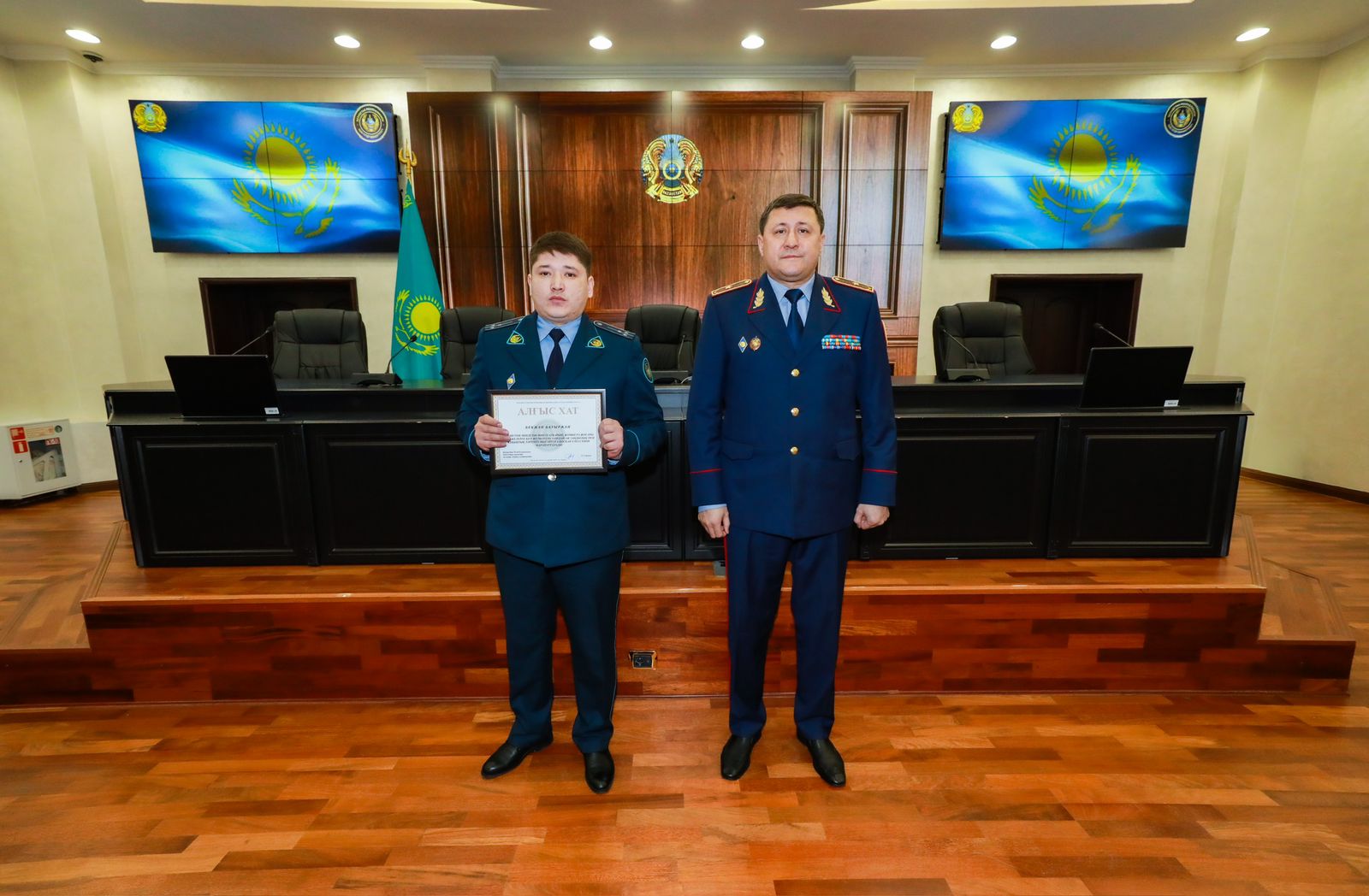 Қызмет пен жауапкершілік: Астанада полиция қызметкерлері марапатталды