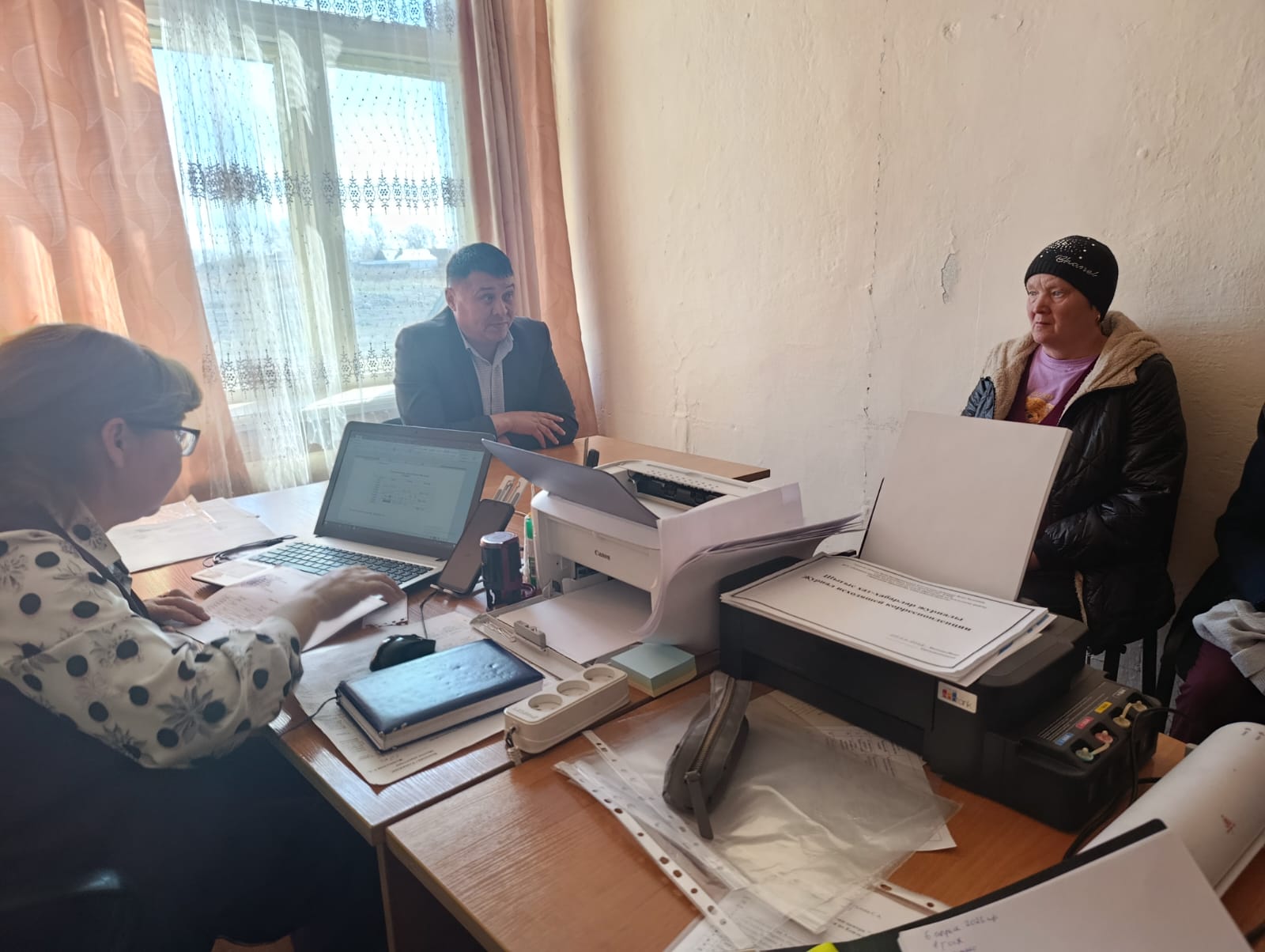 Әкім Қ. Ж. Даулетбаевтың Сұрған ауылының тұрғындарымен тұрақты кездесуі