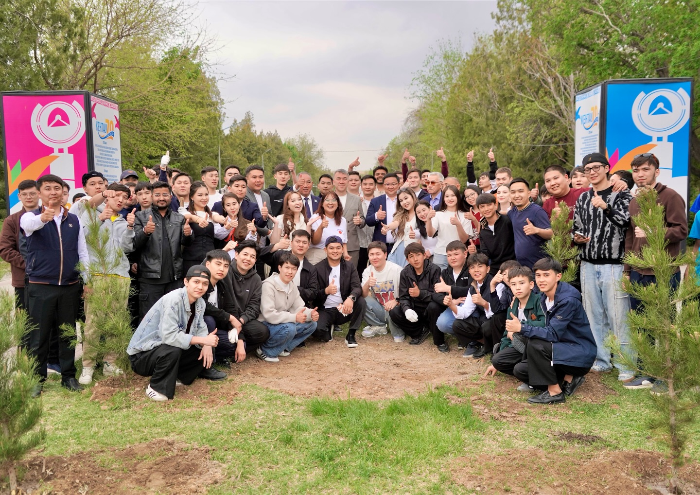 КЕНТАУДА «ТАЗА ҚАЗАҚСТАН» БАҒДАРЛАМАСЫ АЯСЫНДА ТАЛ ОТЫРҒЫЗУ ШАРАСЫ ӨТТІ