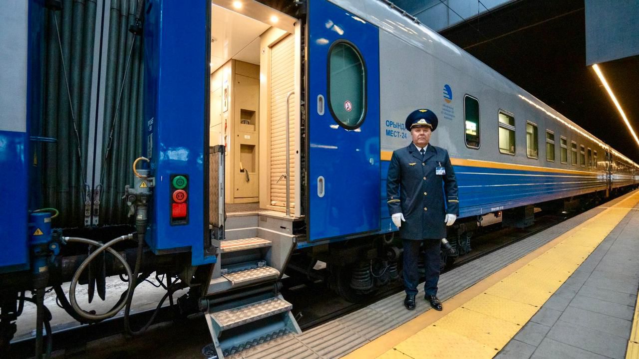 Обновлены пассажирские вагоны поезда Астана – Омск