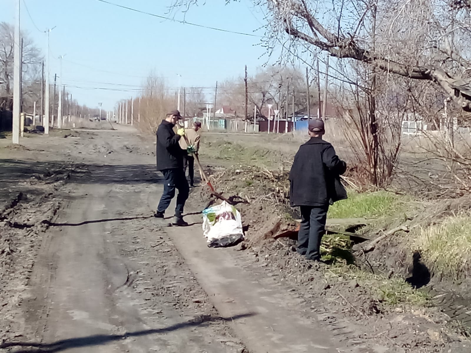 Құсмұрын кентінің негізгі көшелерді қоқыстан тазарту