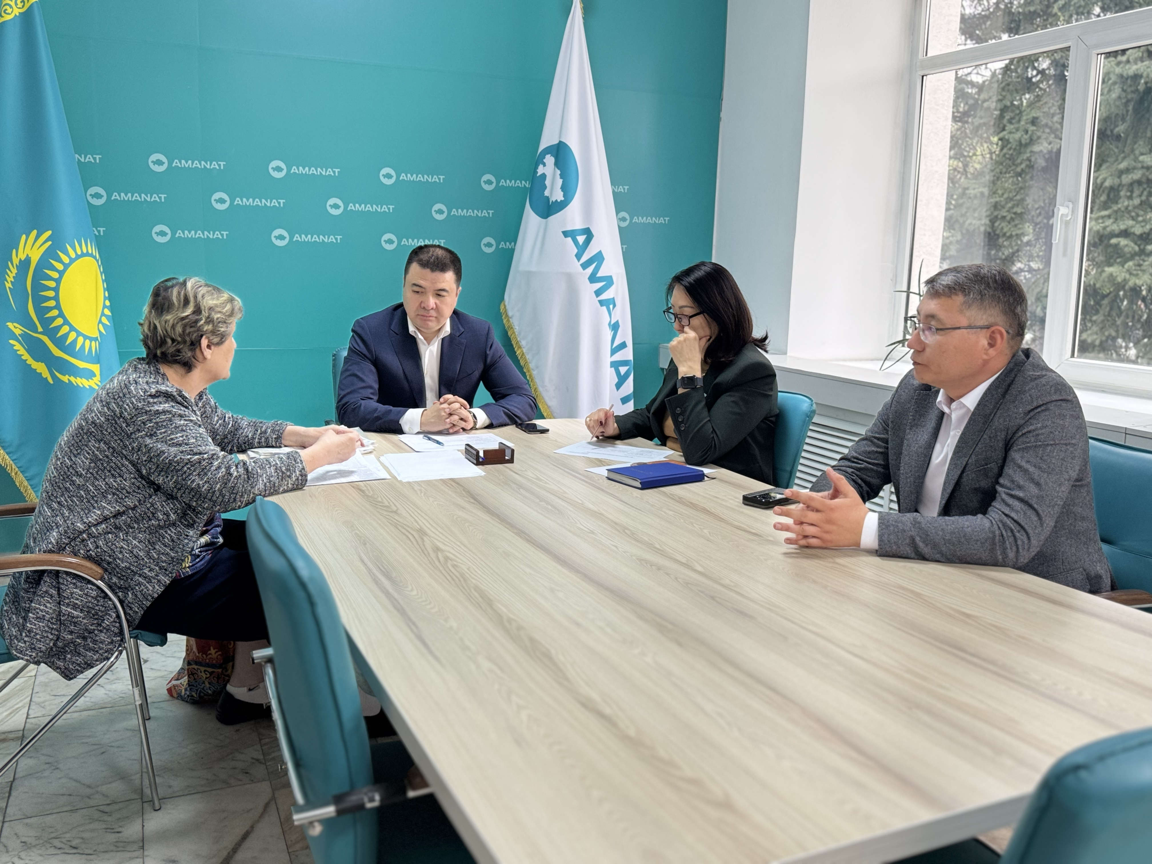 «AMANAT» қоғамдық қабылдауында алматылықтардың медицина мәселелері бойынша өтініштері қаралды