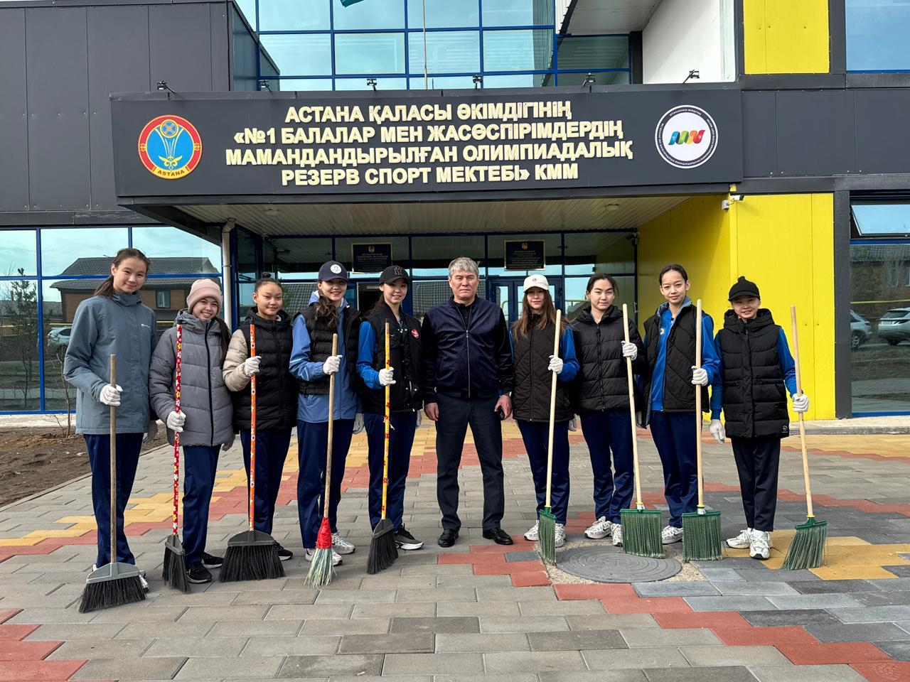 Елордада танымал спортшы қыздар «Таза Қазақстан» акциясына қатысты