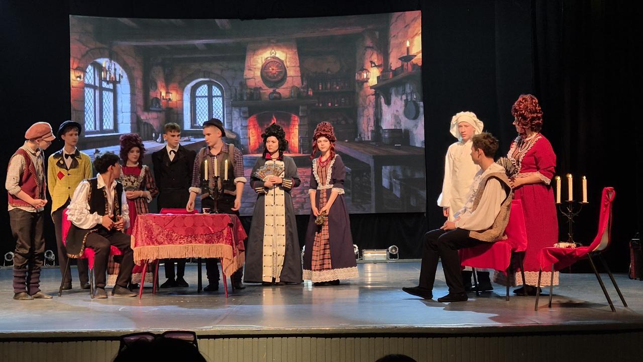 «Кәдімгі керемет»: қарағандылық оқушылар халықаралық фестивальде Гран-при иеленді