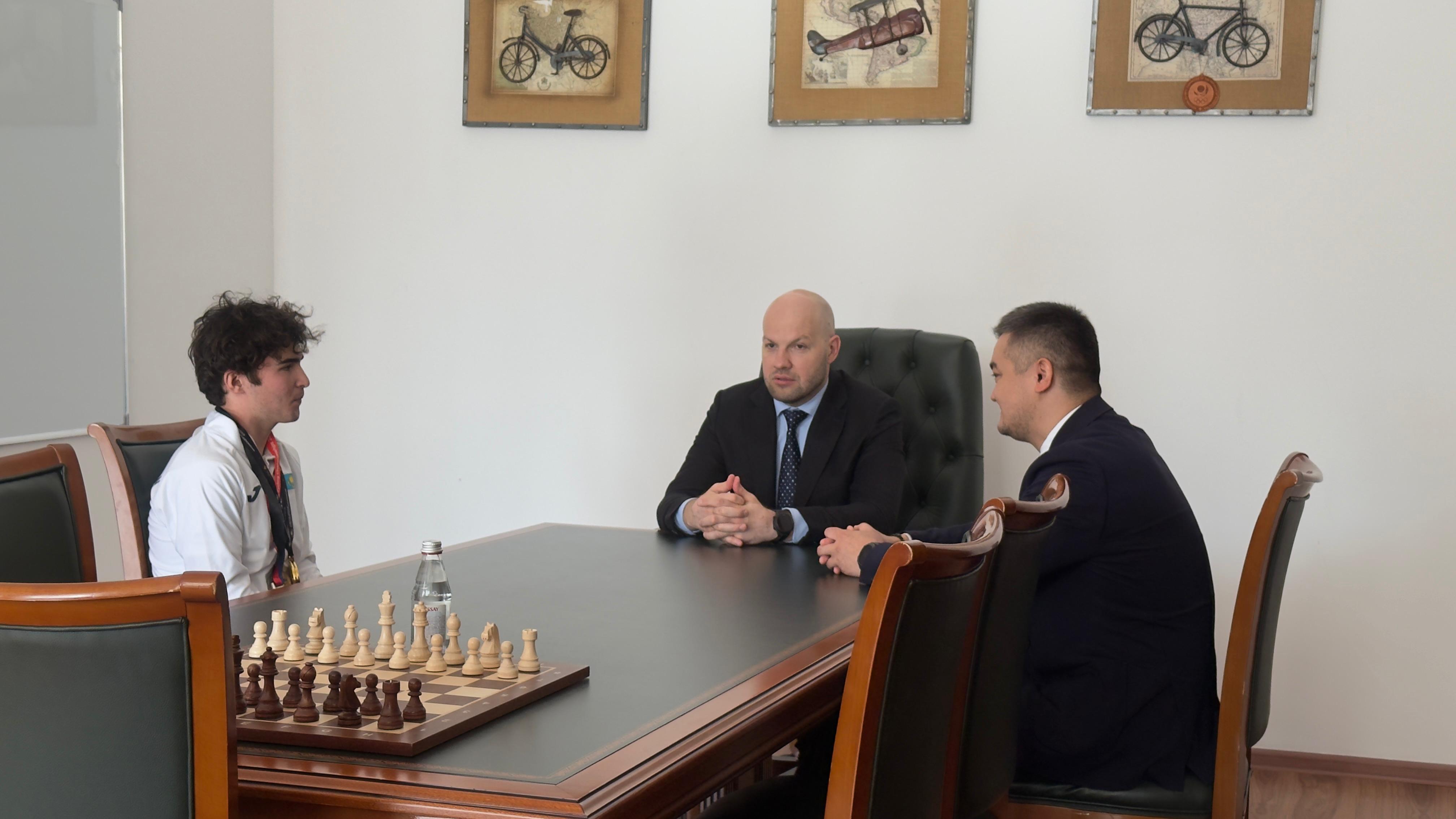 Басқарма басшысы Мұрат Күйтеновті қабылдады