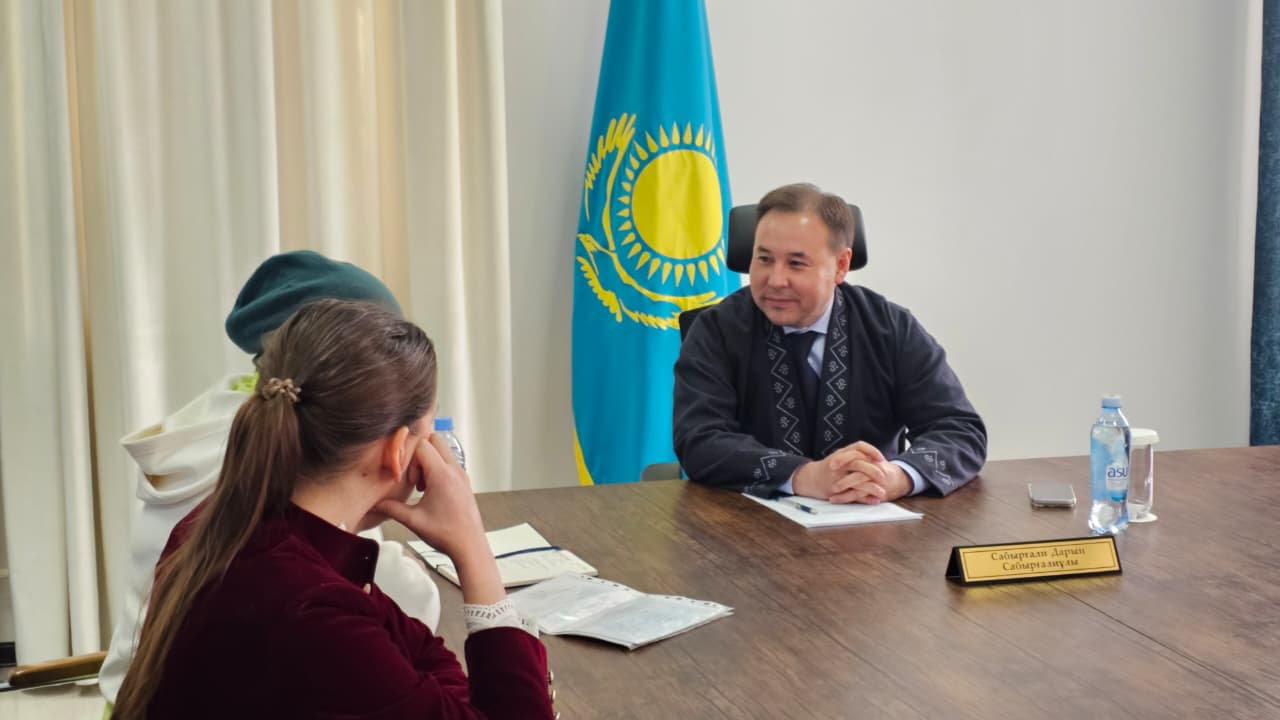 Аудан әкімі Дарын Сабырғали азаматтарды жеке мәселелері бойынша қабылдады