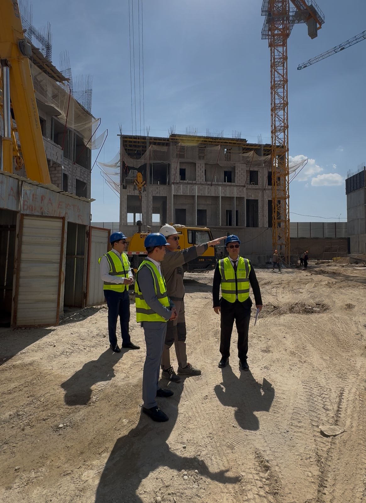 Шымкент қаласының қалалық орта сапасы және бақылау басқармасының Құрылыс нысандарының құқықтық мониторингі бөлімінің мамандарымен қала аумағындағы құрылыс нысандарына мониторинг жұмыстары жүргізілді