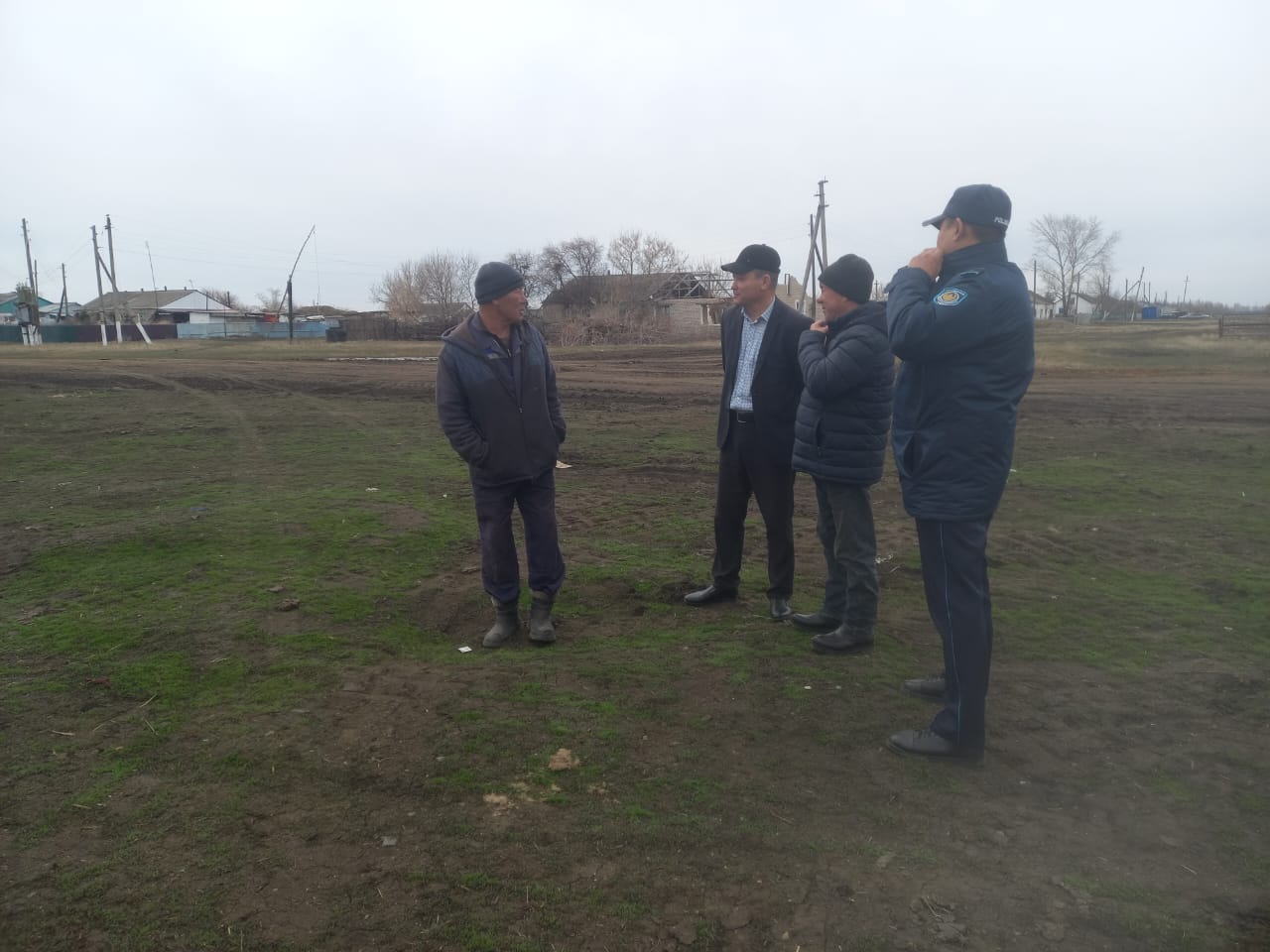 Новотроицк ауылдық округі әкімі Аққұдық ауылы тұрғындарымен кездесуі.