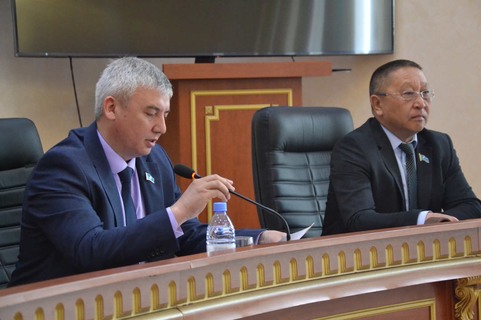 Аудандық мәслихаттың тұрақты комиссиясының отырысы