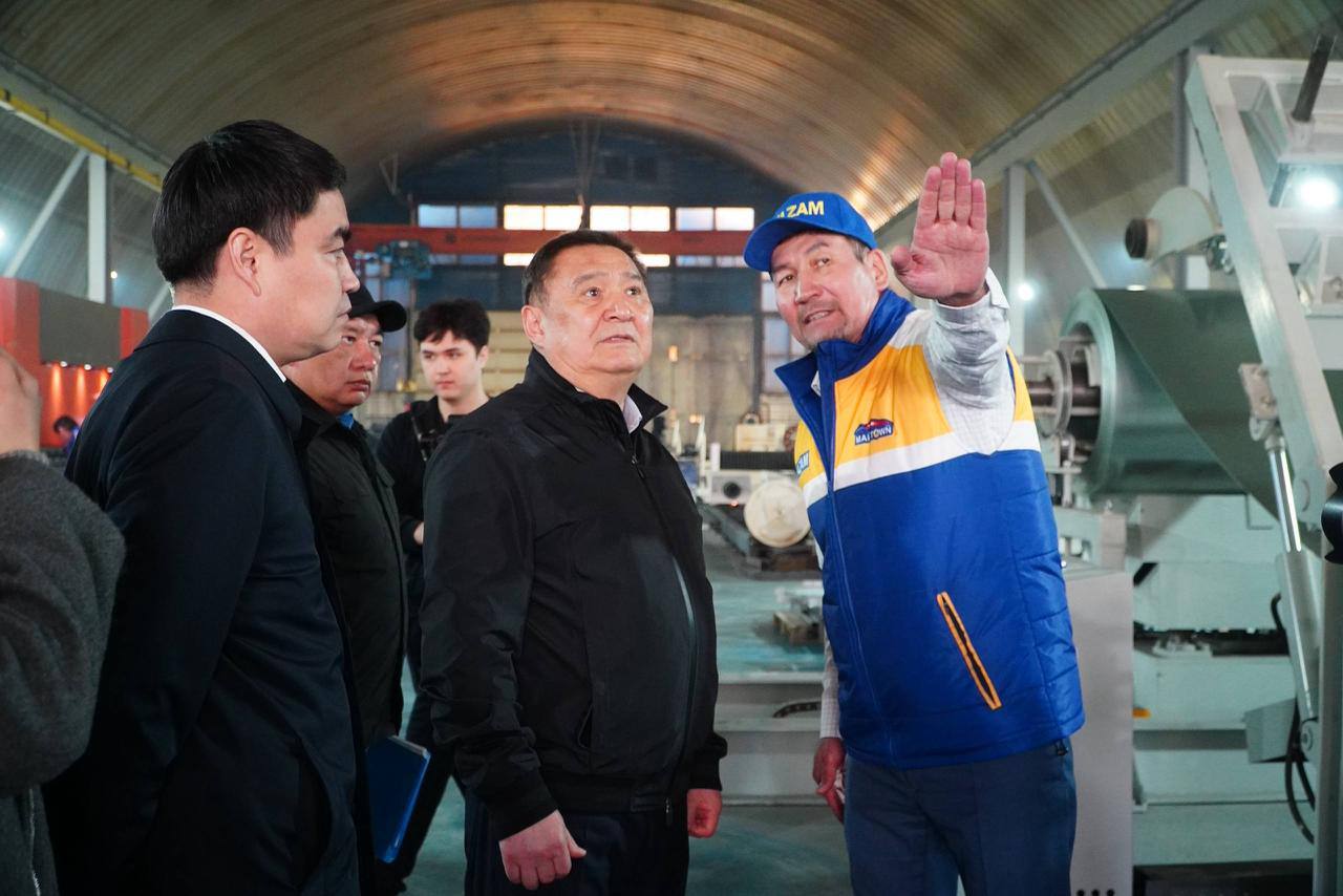 Ақмола облысының Ауыл шаруашылығы және жер қатынастары басқармасының басшысы өңір әкімі Марат Ахметжановпен бірге жұмыс сапары барысында өңірдегі агрожобалармен танысты