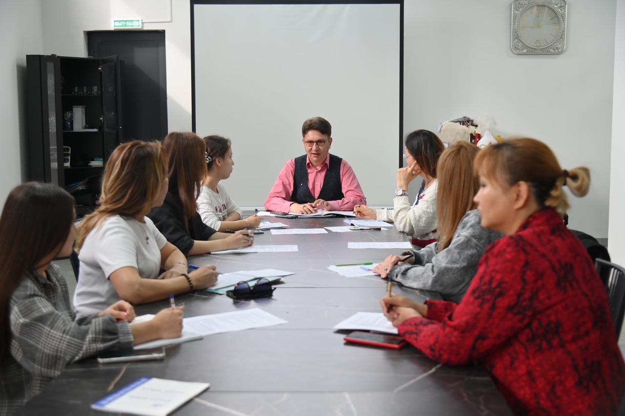 ШЫМКЕНТТЕ ТУРИЗМ ЖӘНЕ СЕРВИС САЛАСЫ БОЙЫНША ТЕГІН КУРСТАР БАСТАЛДЫ⁣⁣⠀