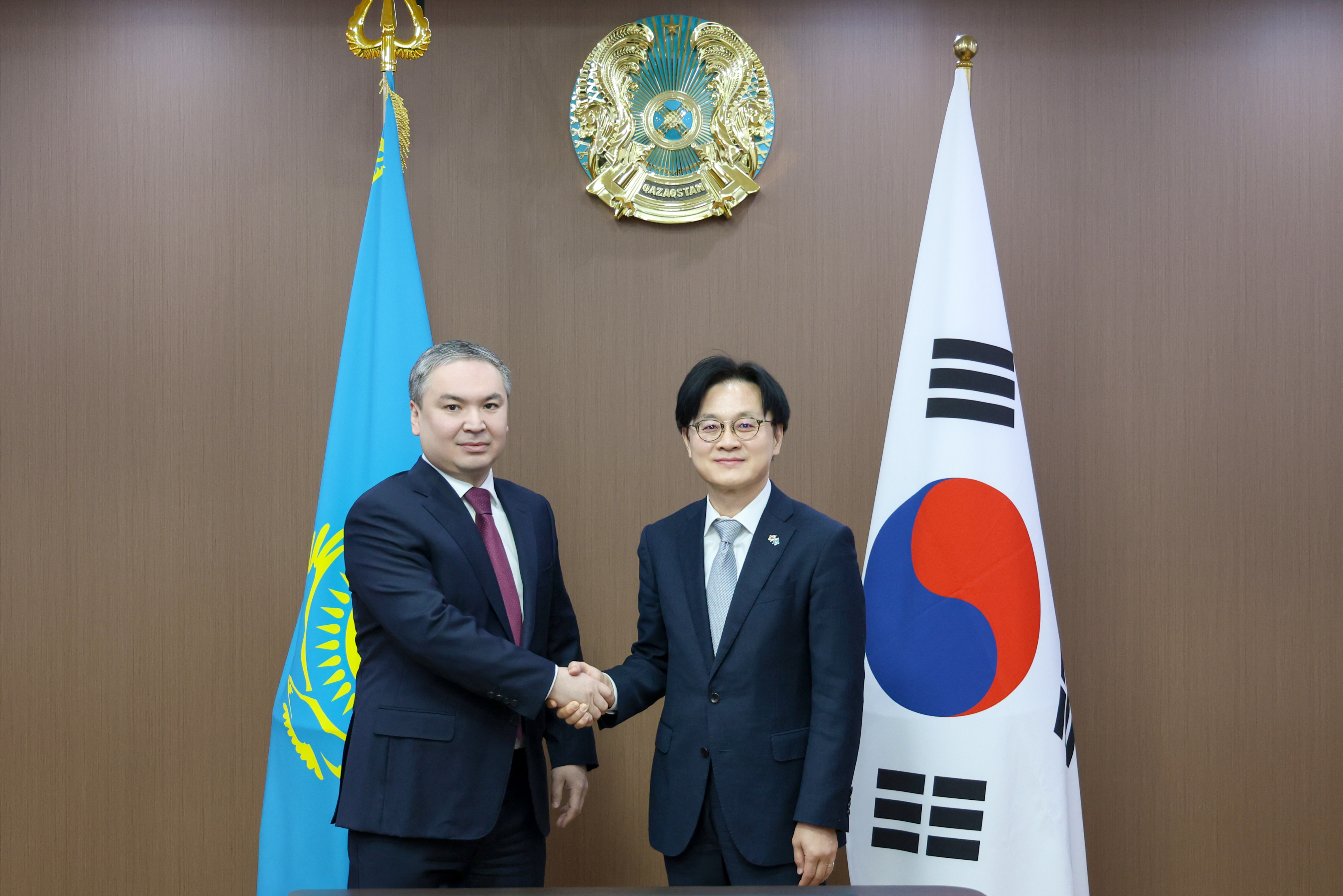Ерсайын Нагаспаев встретился с министром торговли, промышленности и ресурсов Республики Корея