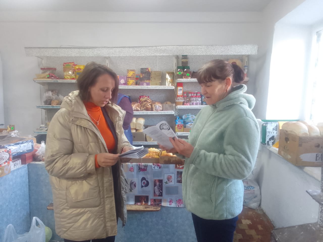 2026 жылдың 9 сәуірінде Мирное ауылында СҰСН тұрғындары мен өзін-өзі жұмыспен қамтыған азаматтар санатына дін саласындағы заңнаманы түсіндіру және сыбайлас жемқорлықтың алдын алу мақсатында ақпараттық-түсіндіру іс-шарасы өткізіліп, кітапшалар таратылды