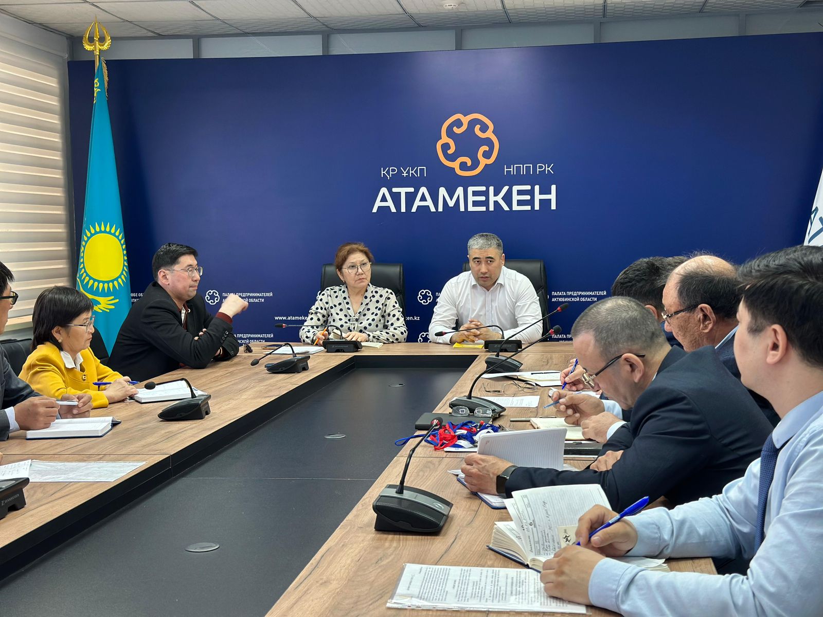 2026 жылғы 1 сәуірінде Департаменттің бас мамандары Есалиева Л.Б., Боранқұлов А.С. өңір кәсіпкерлерінің қатысуымен Ақтөбе облысының Кәсіпкерлер палатасы алаңында өткен семинарға қатысты.