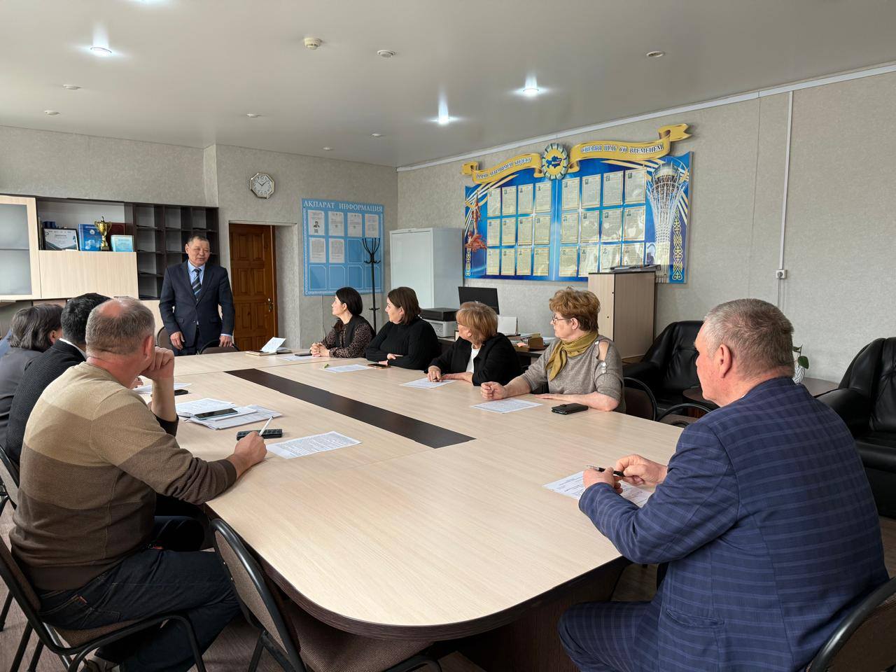 Қоғамдық кеңес отырысында алкогольдік ішімдіктерді теріс пайдаланатын тұлғалар қаралды