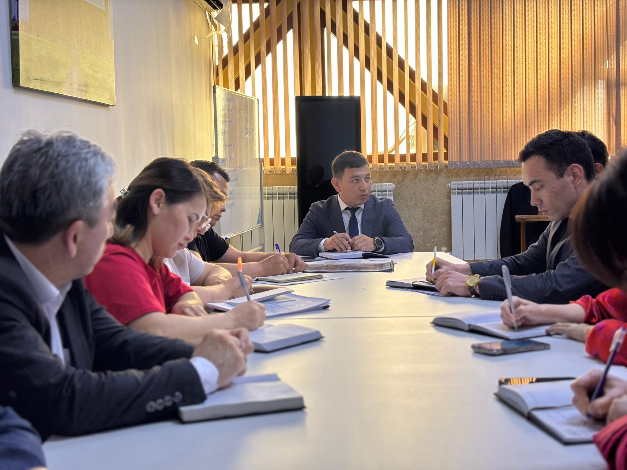 ТУРИЗМ МЕН КӘСІПКЕРЛІК САЛАЛАРЫН ДАМЫТУ МӘСЕЛЕЛЕРІ ҚАРАЛДЫ