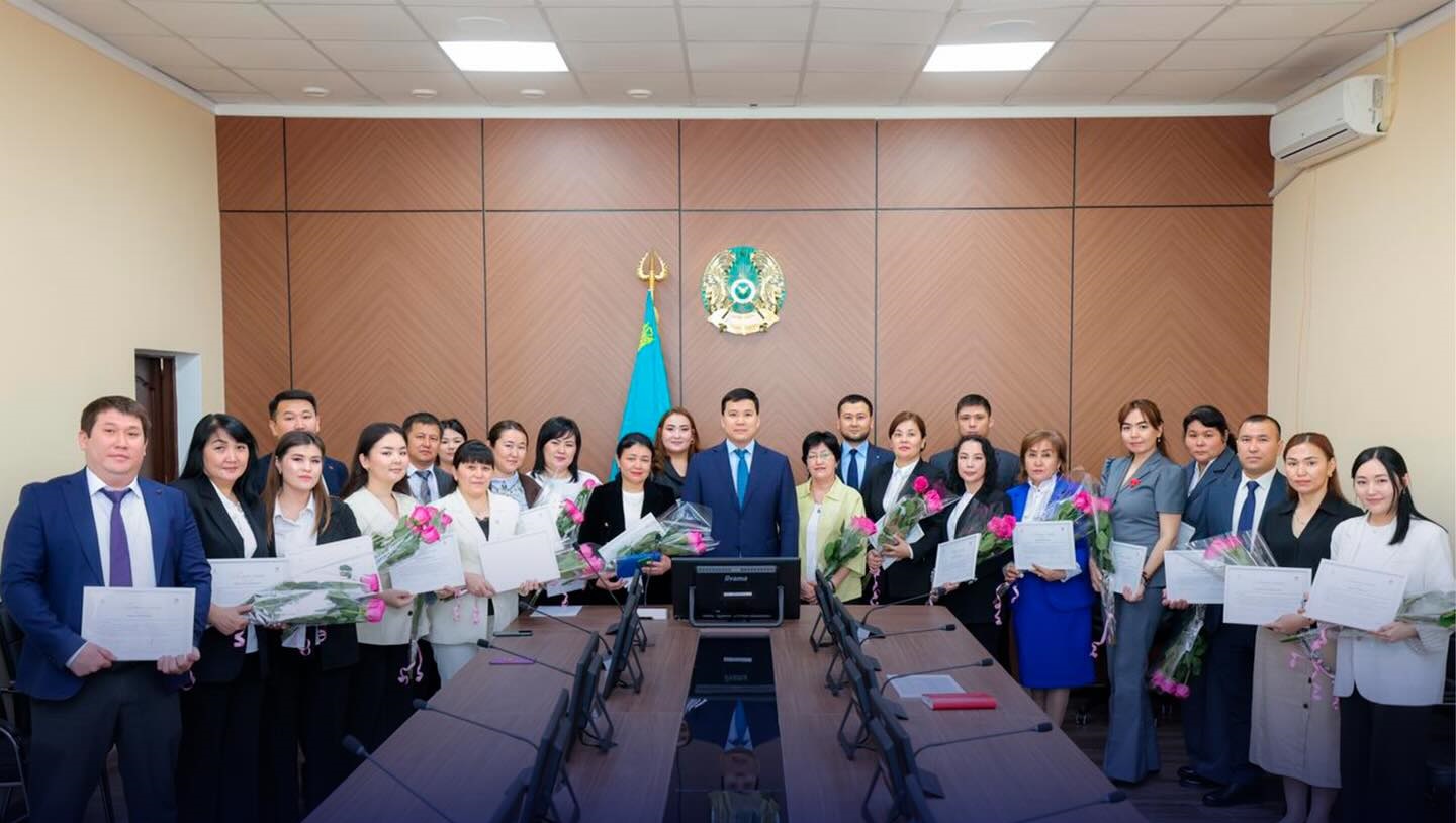 МЕМЛЕКЕТТІК ҚЫЗМЕТ КӨРСЕТУ САЛАСЫНЫҢ ҚЫЗМЕТКЕРЛЕРІ МАРАПАТТАЛДЫ