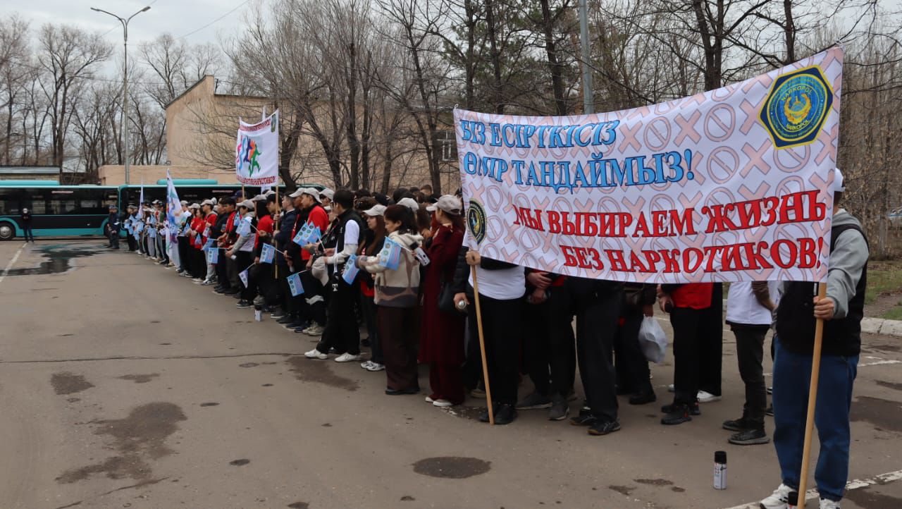 Қарағандыда есірткіге қарсы ауқымды акция өтті: 2000-нан астам наркограффити жойылды