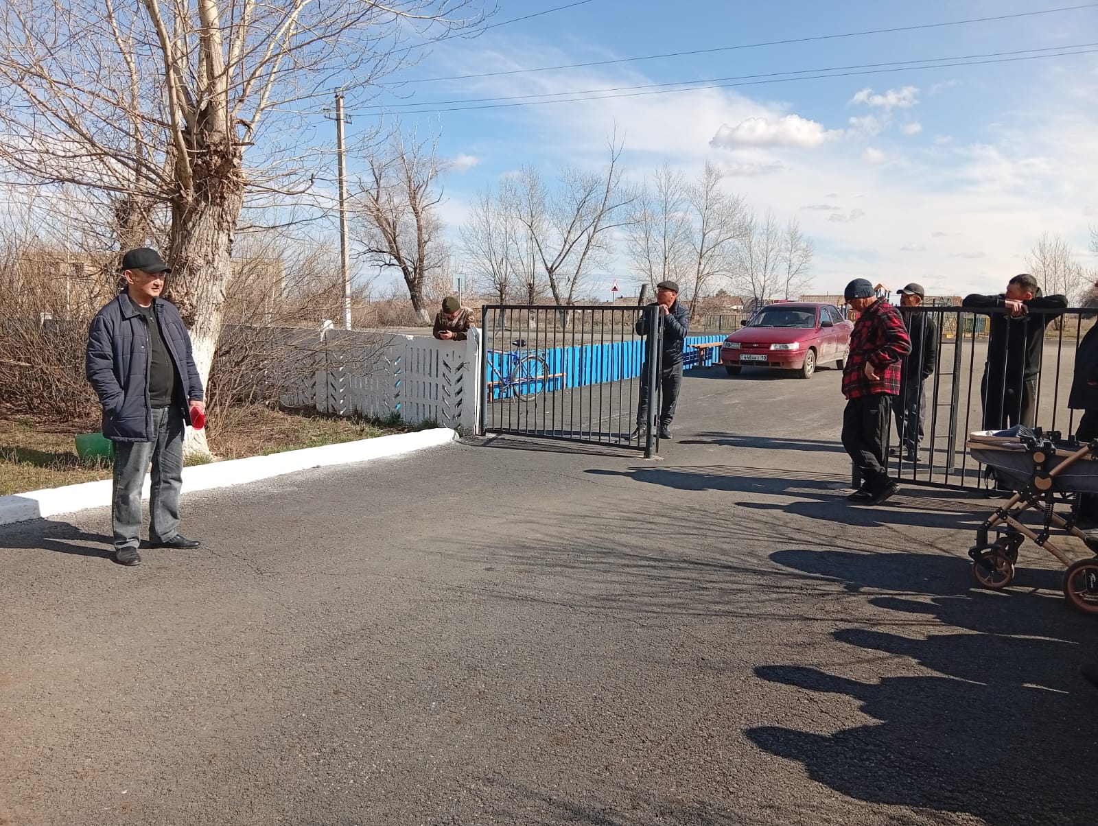 Чайковский ауылының тұрғындарымен кездесу өткізу