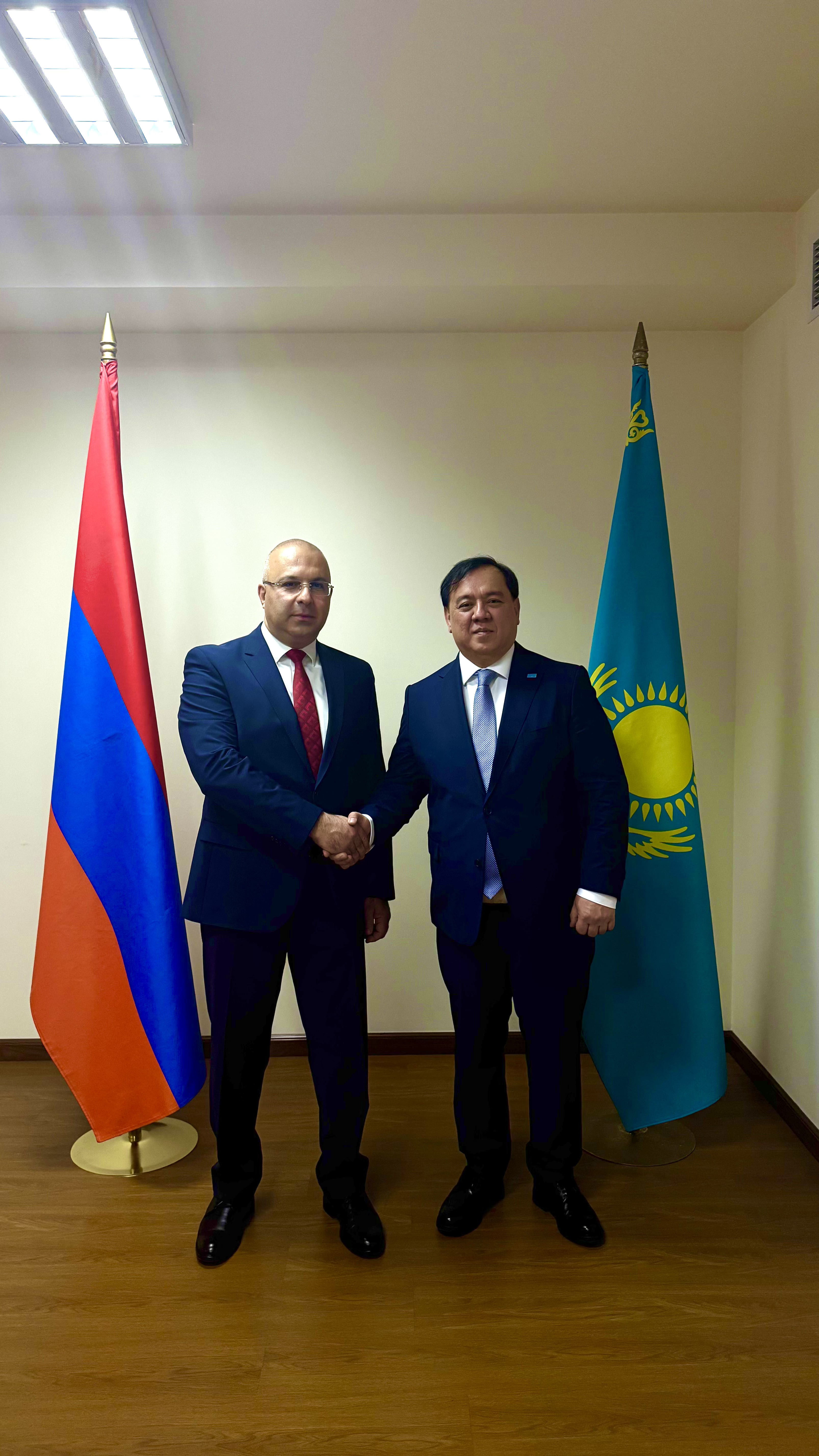 Қазақстан мен Армения консулдық консультациялар өткізіп,  консулдық саладағы ынтымақтастықты кеңейтуге мүдделі екенін білдірді