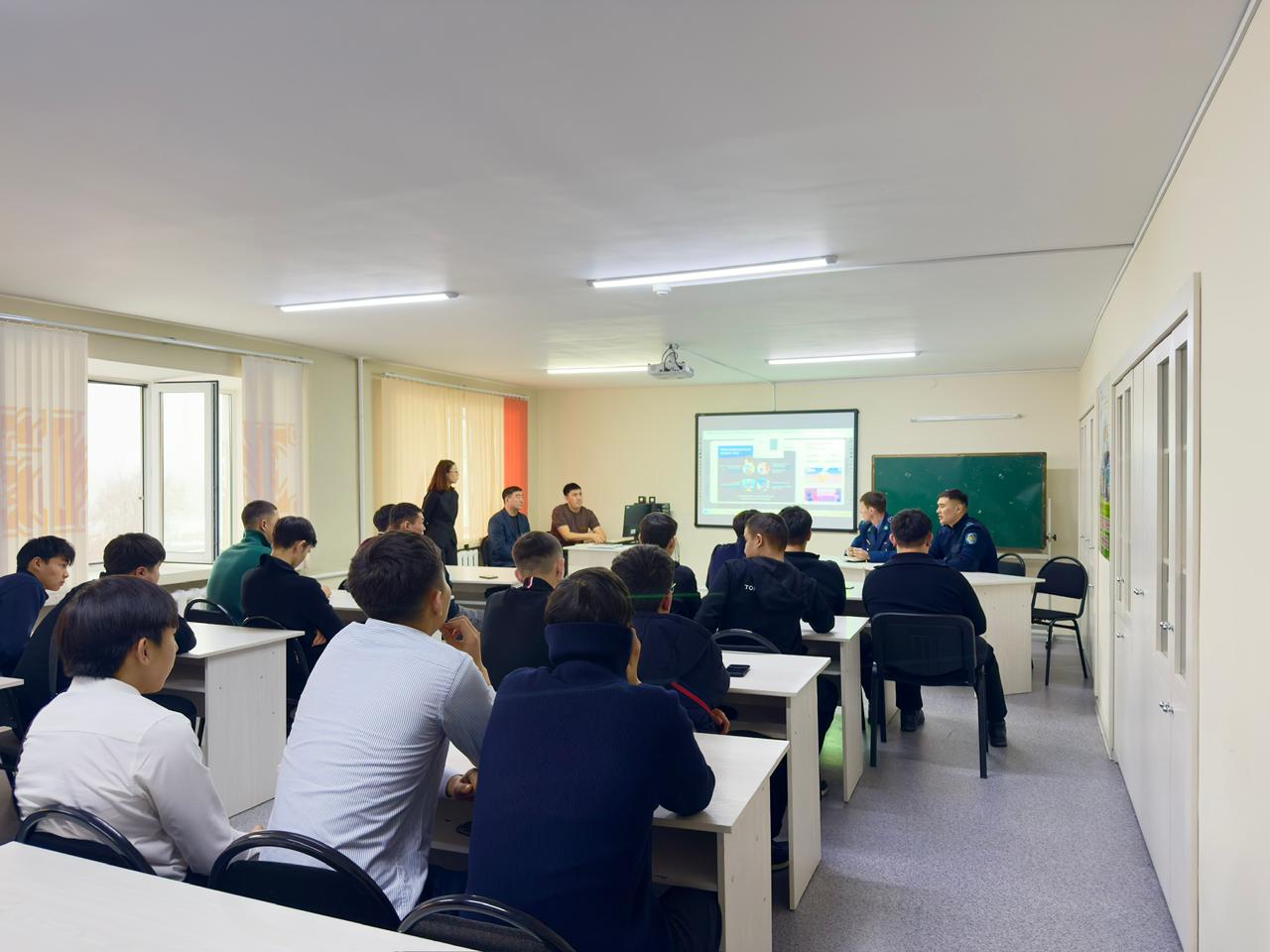 Семей қаласында студенттер арасында нашақорлықтың алдын алуға бағытталған профилактикалық іс-шара өтті.