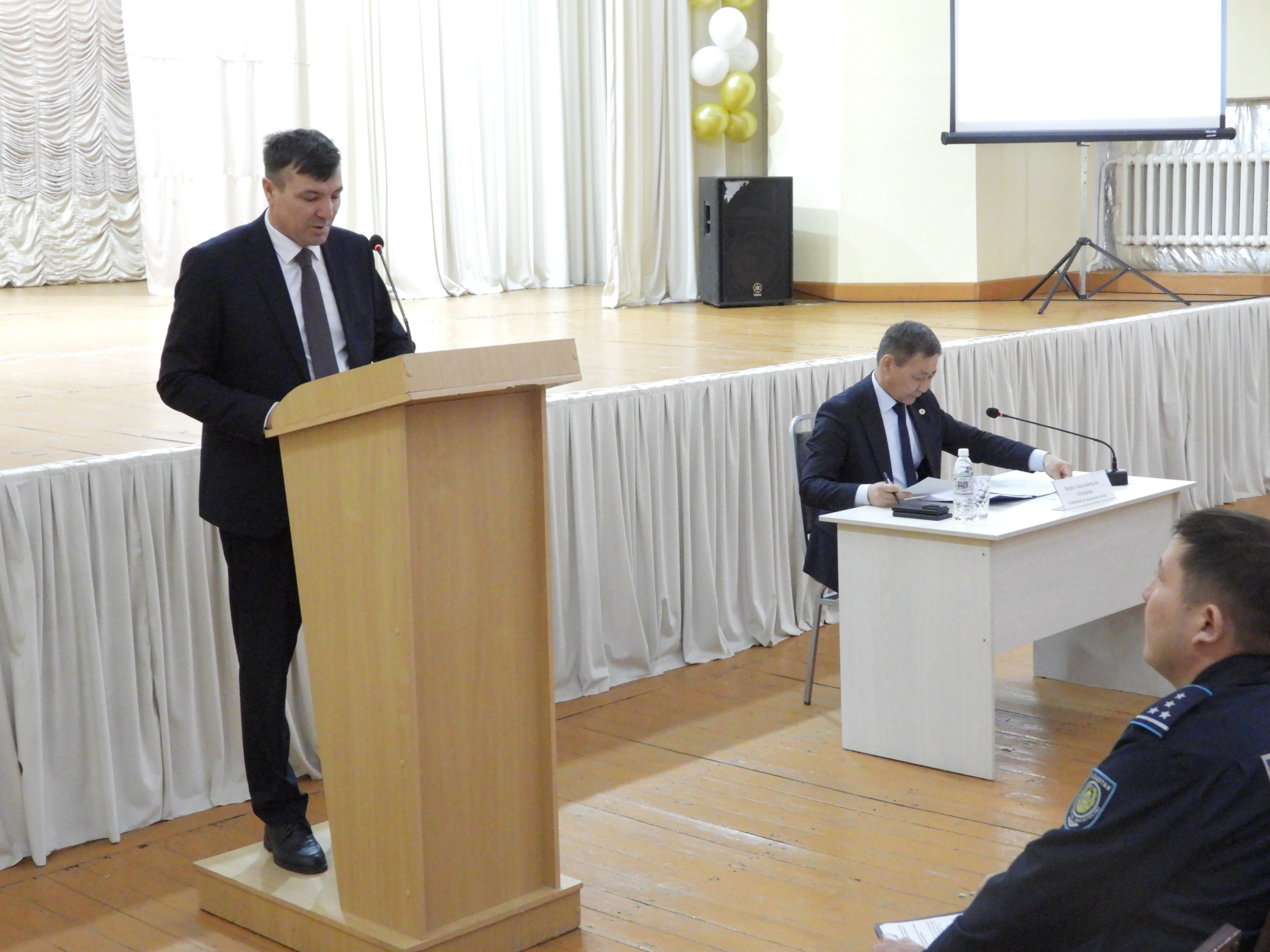 Халықпен кездесулер