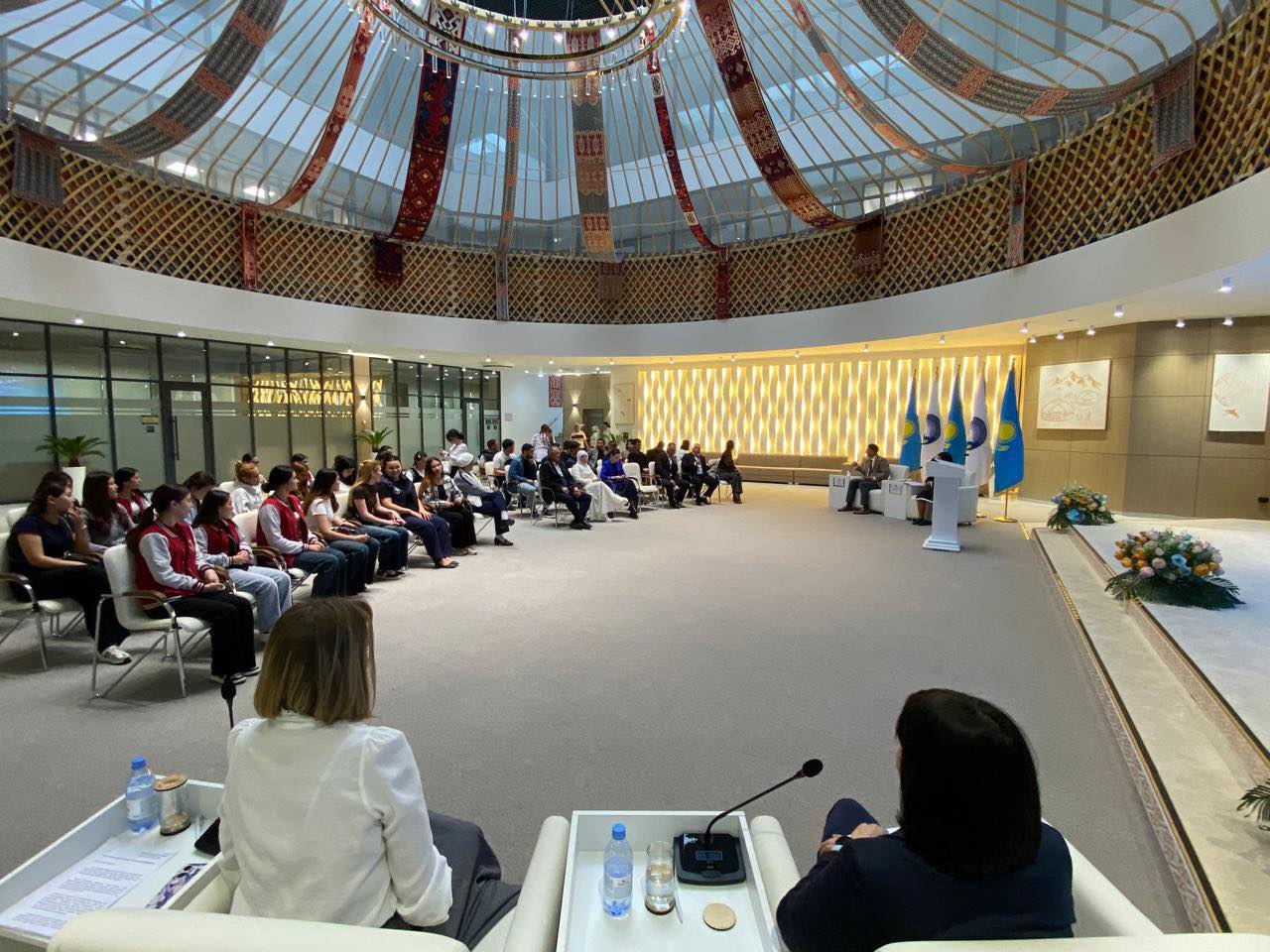 ТҮРКІСТАНДА АШЫҚ ФОРМАТТАҒЫ КЕЗДЕСУ ӨТТІ